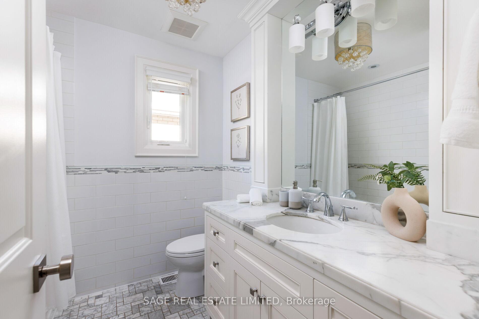 Photo 23 of 45 Newstead Road, Etobicoke, Willowridge-Martingrove-Richview — HOMEH