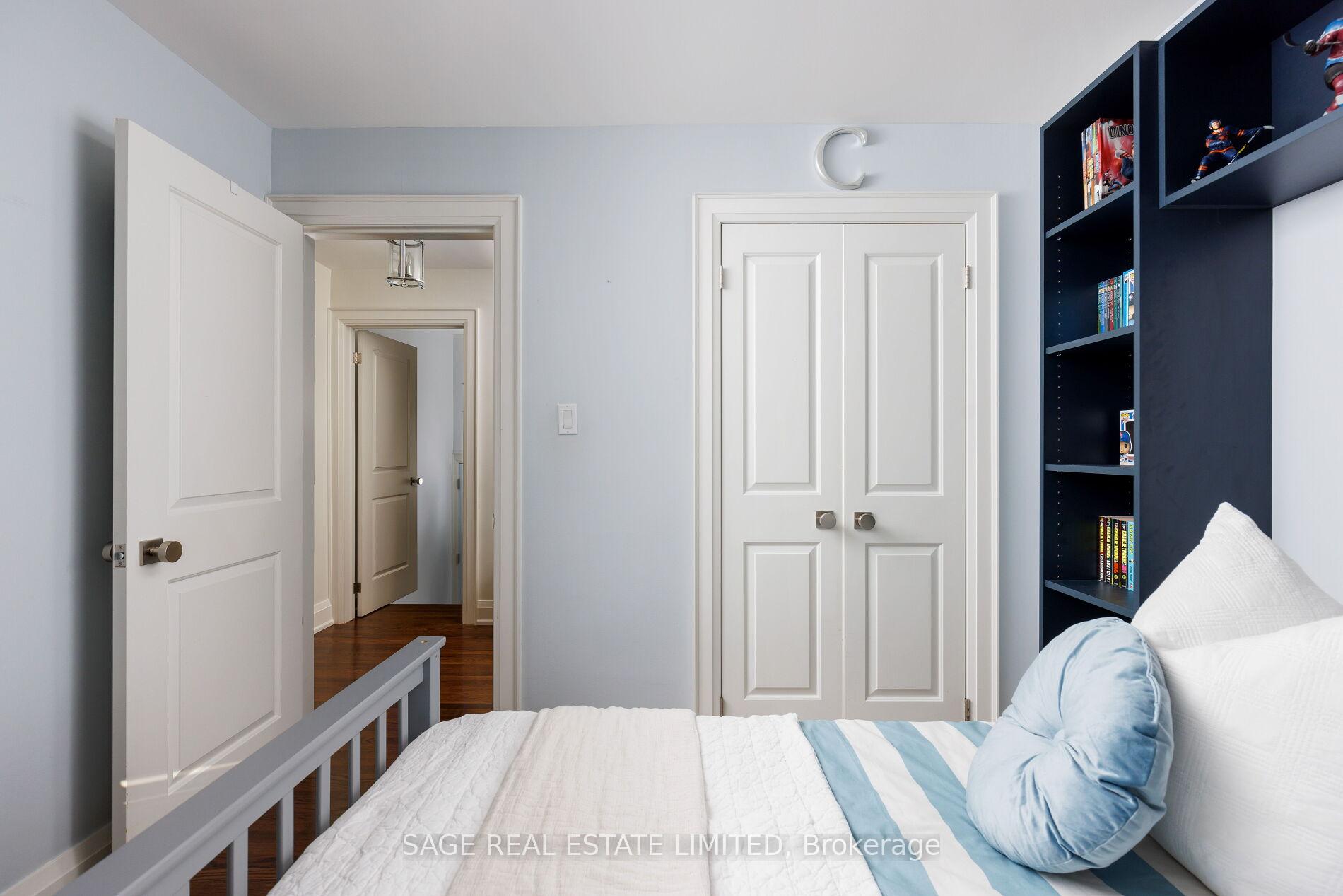 Photo 28 of 45 Newstead Road, Etobicoke, Willowridge-Martingrove-Richview — HOMEH