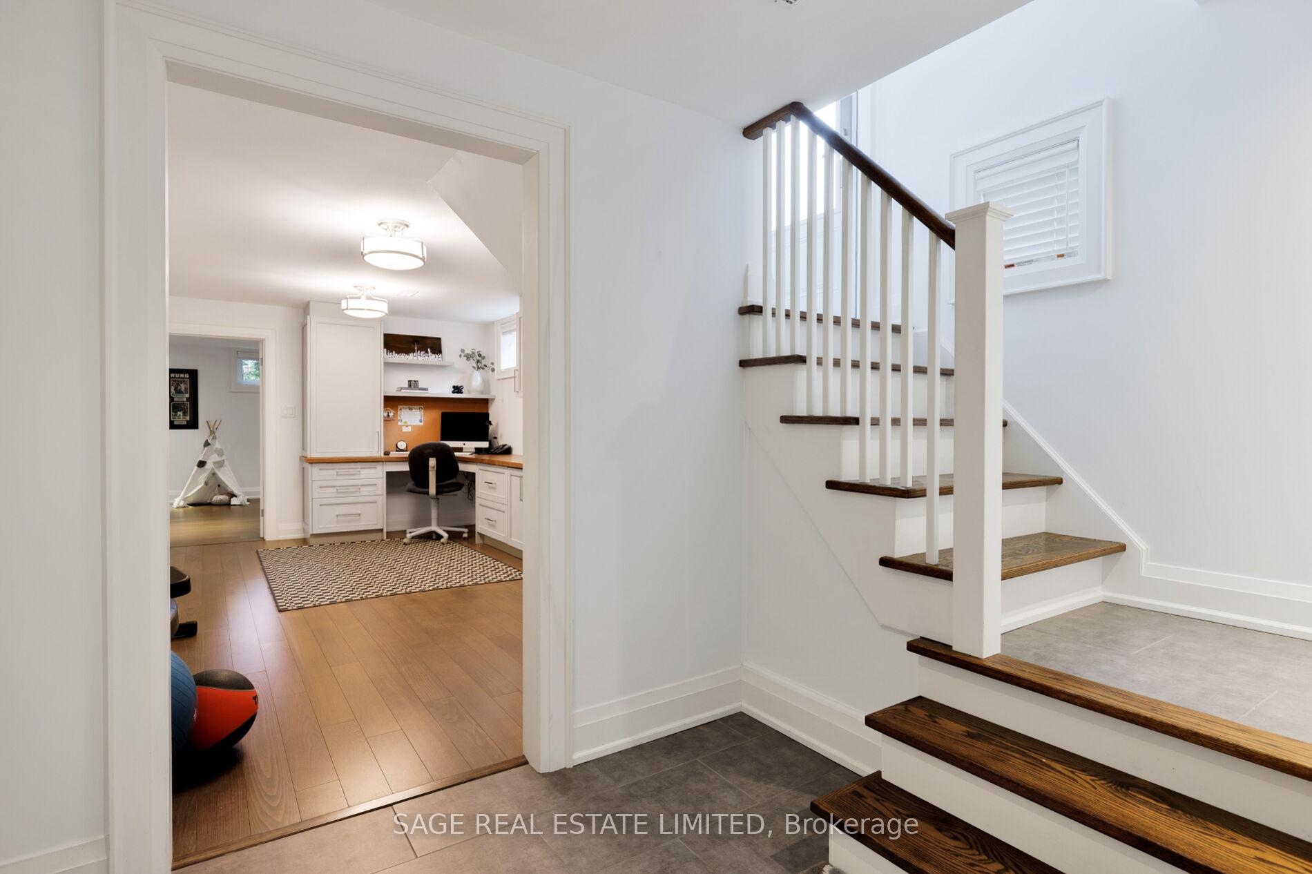 Photo 36 of 45 Newstead Road, Etobicoke, Willowridge-Martingrove-Richview — HOMEH