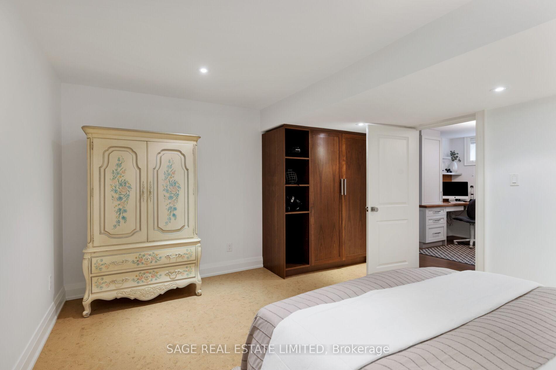 Photo 41 of 45 Newstead Road, Etobicoke, Willowridge-Martingrove-Richview — HOMEH