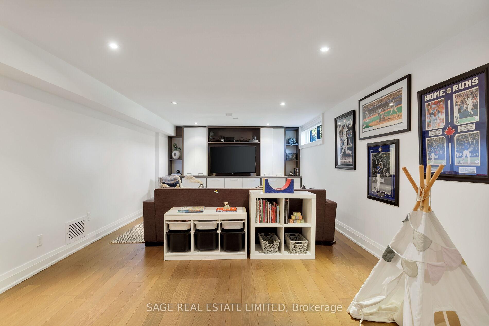 Photo 43 of 45 Newstead Road, Etobicoke, Willowridge-Martingrove-Richview — HOMEH