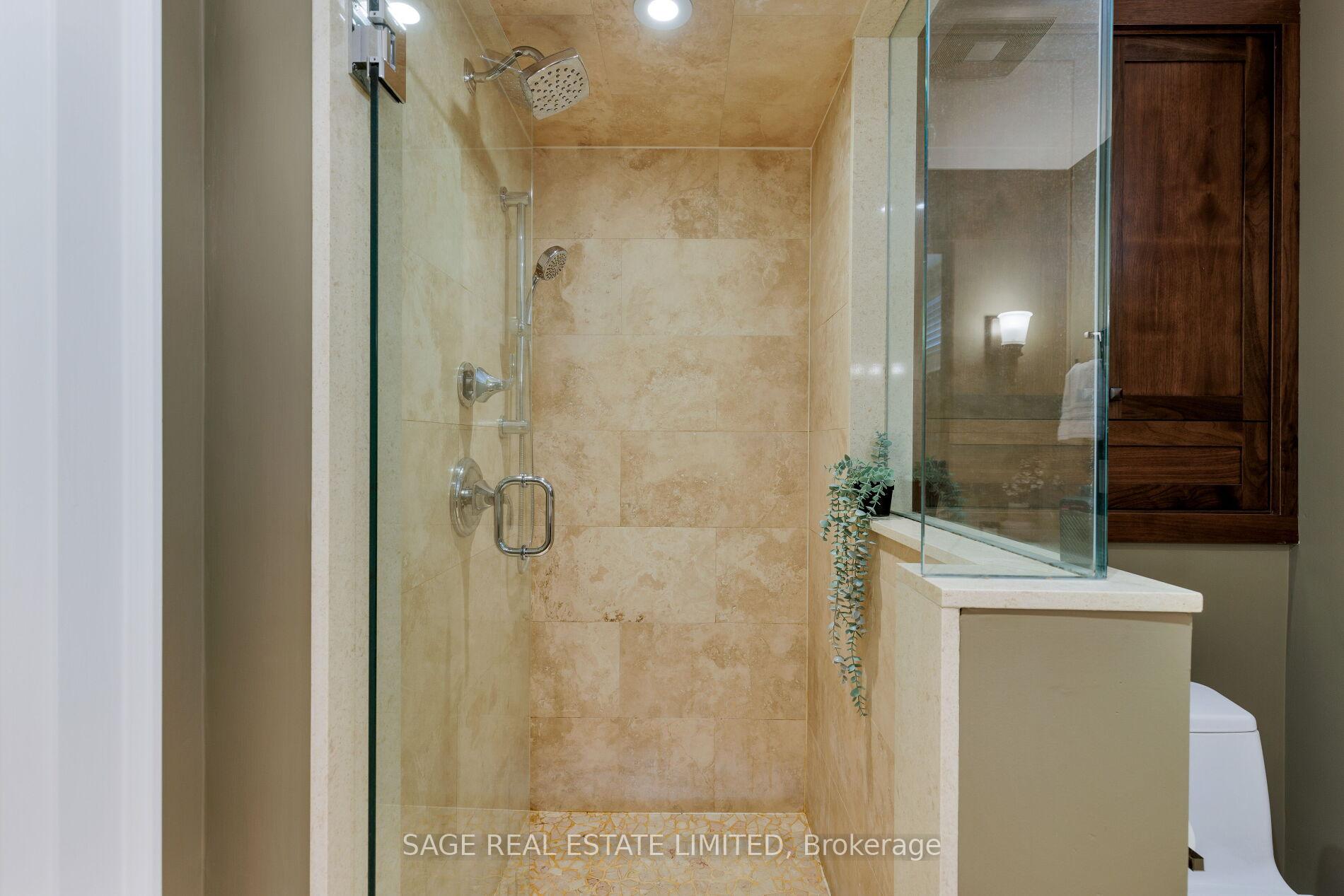 Photo 48 of 45 Newstead Road, Etobicoke, Willowridge-Martingrove-Richview — HOMEH