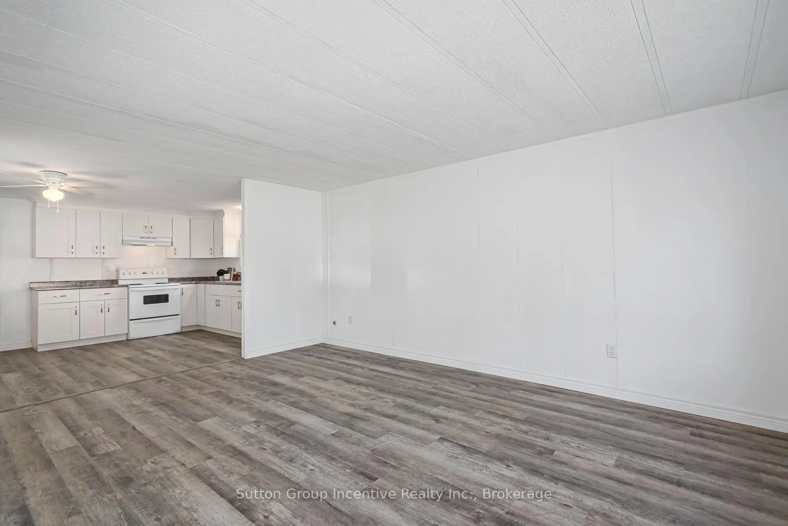 Photo 9 of 6 Georgian Glen Drive, Wasaga Beach — HOMEH