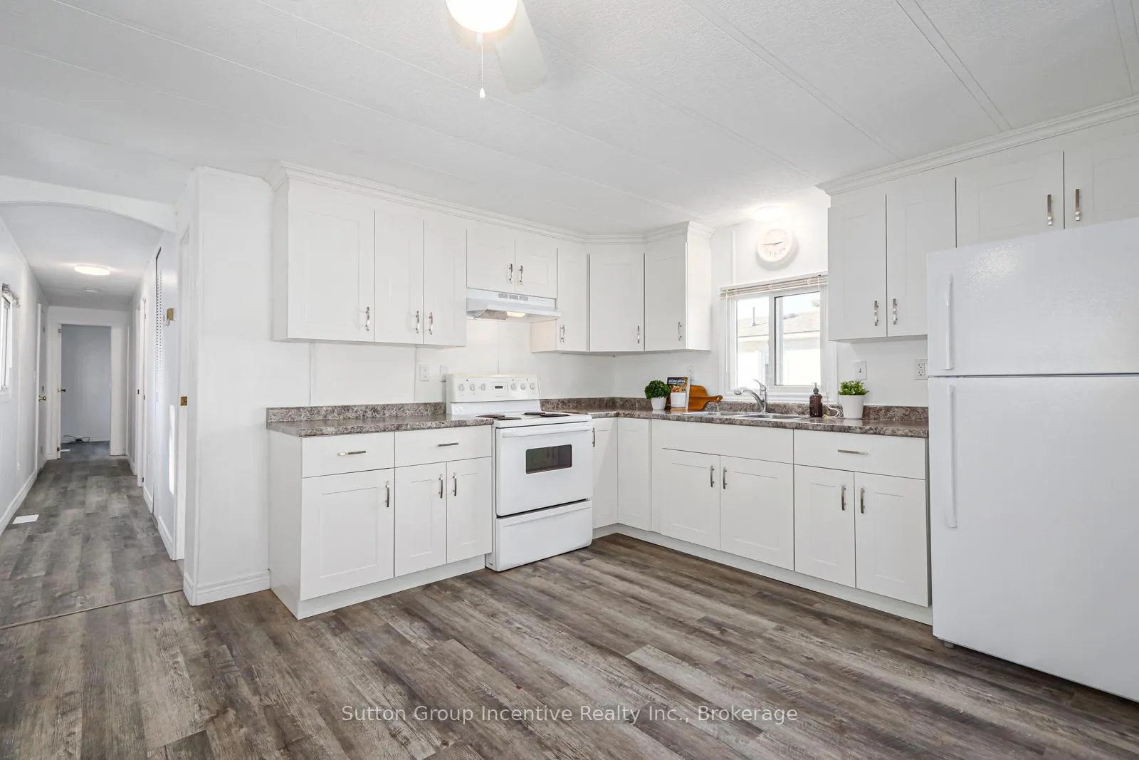 Photo 10 of 6 Georgian Glen Drive, Wasaga Beach — HOMEH