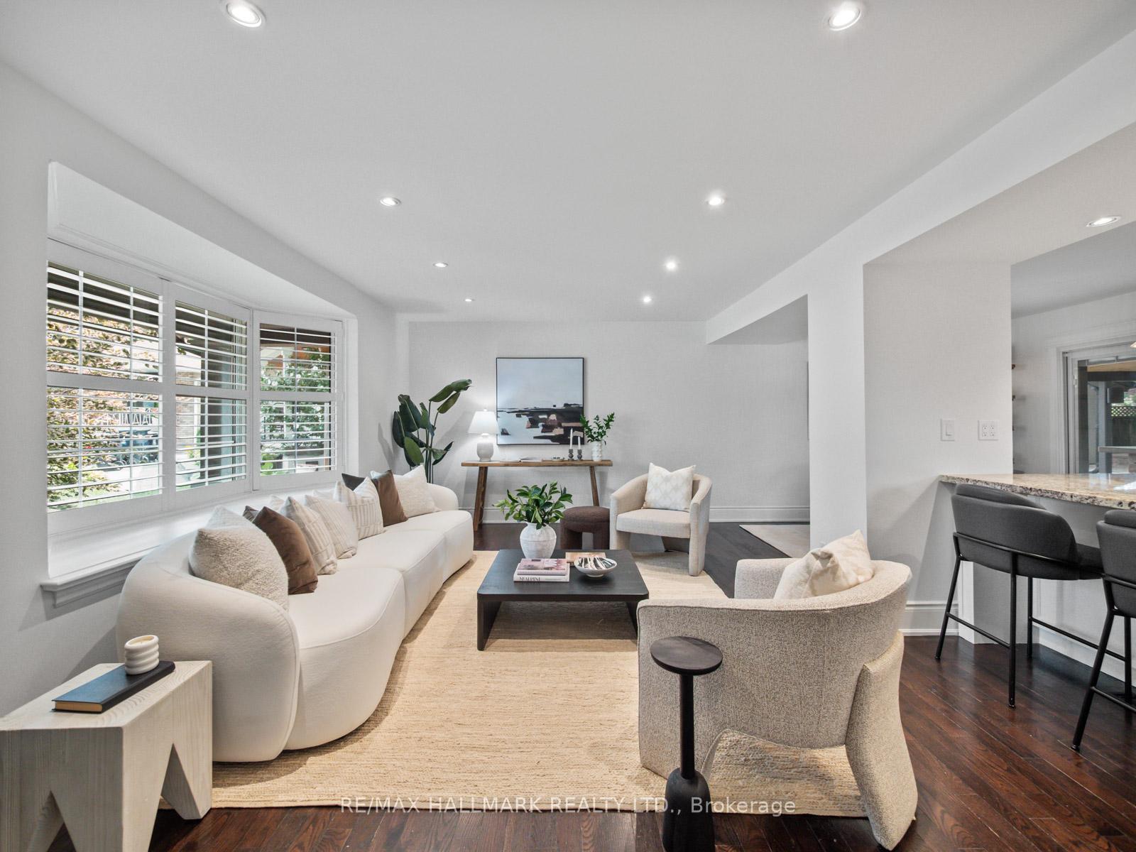 Photo 4 of 7 Haregate Court, Etobicoke, Willowridge-Martingrove-Richview — HOMEH