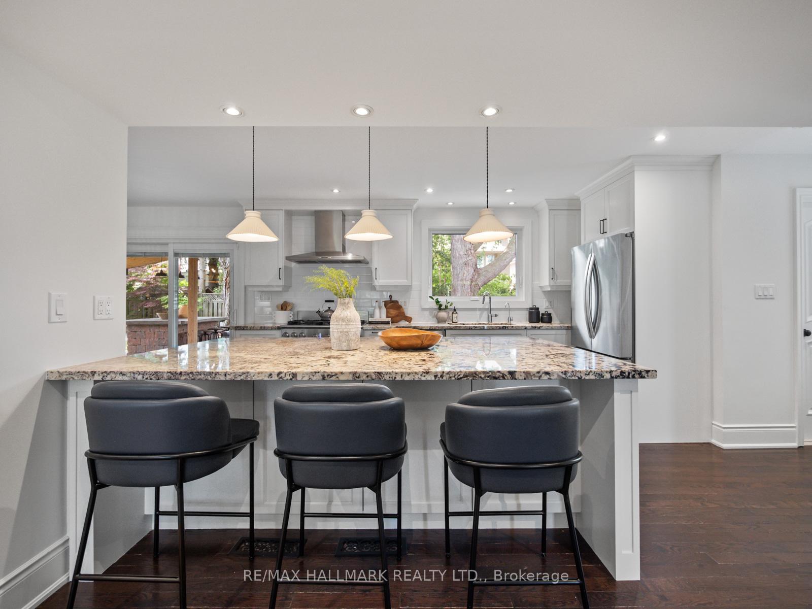 Photo 11 of 7 Haregate Court, Etobicoke, Willowridge-Martingrove-Richview — HOMEH
