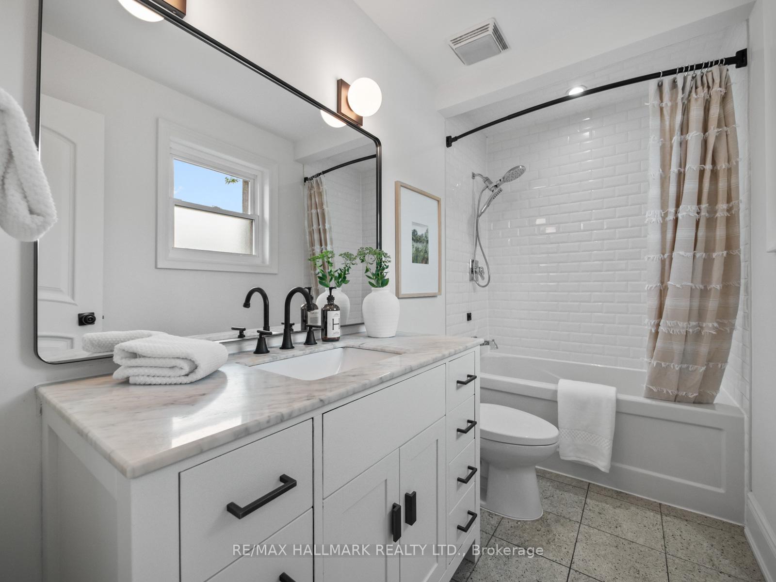 Photo 37 of 7 Haregate Court, Etobicoke, Willowridge-Martingrove-Richview — HOMEH