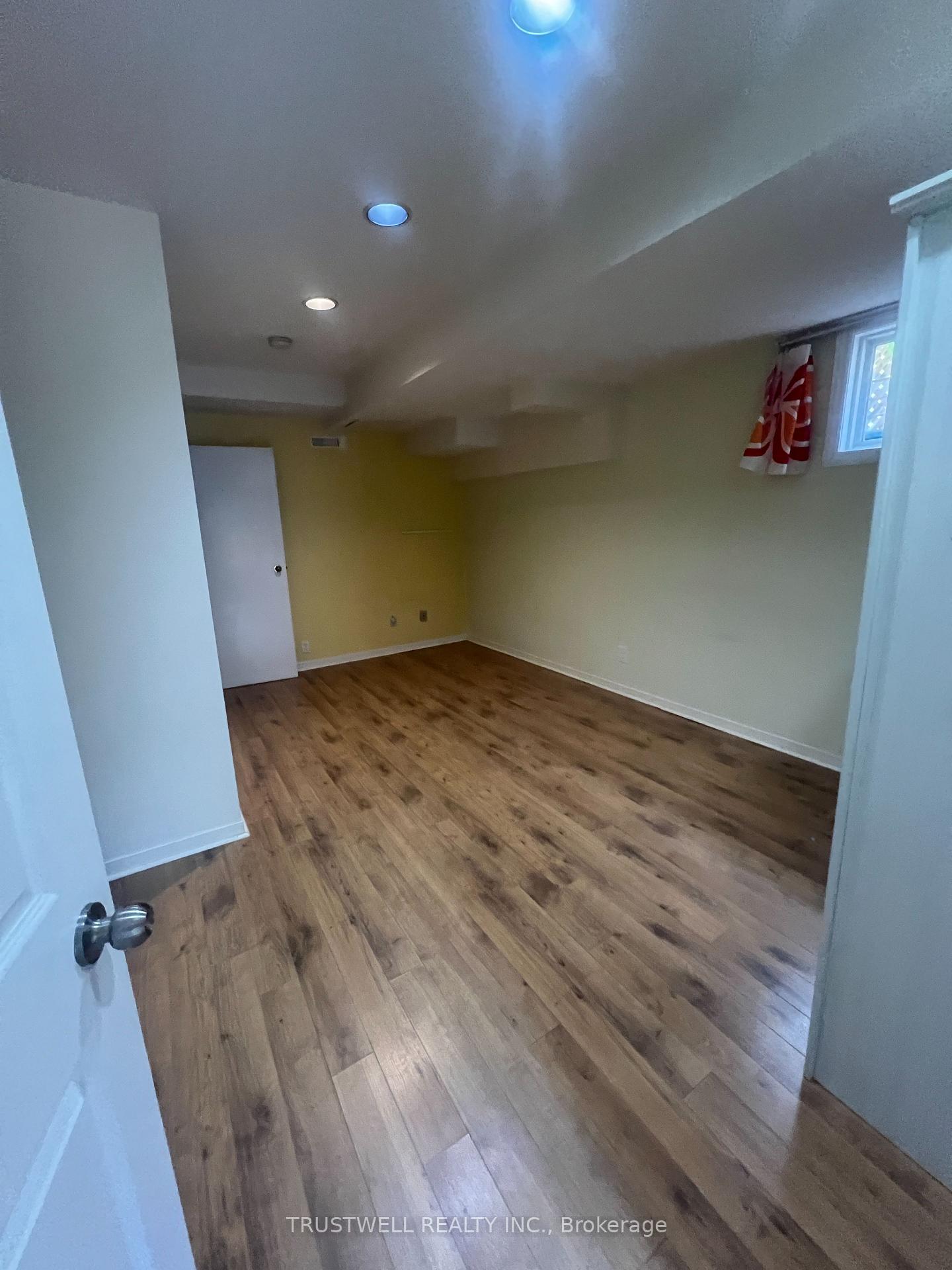 Photo 19 of 26 Bulwer Street, Toronto, Kensington-Chinatown — HOMEH