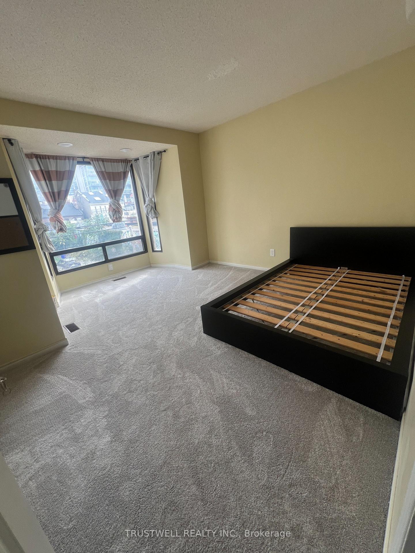 Photo 13 of 26 Bulwer Street, Toronto, Kensington-Chinatown — HOMEH
