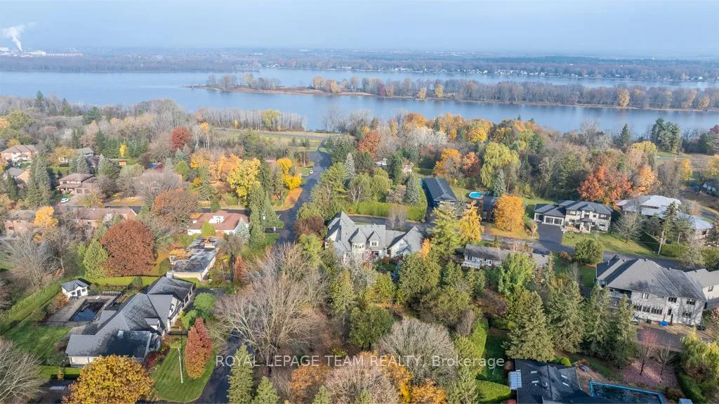 Photo 4 of 39 Rebecca Crescent, Ottawa, Rothwell Heights — HOMEH