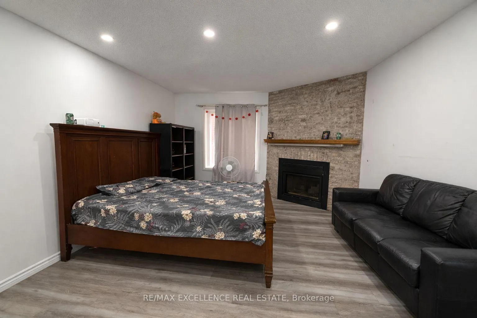 Photo 4 of 68 Alabaster Drive, Brampton, Brampton North — HOMEH