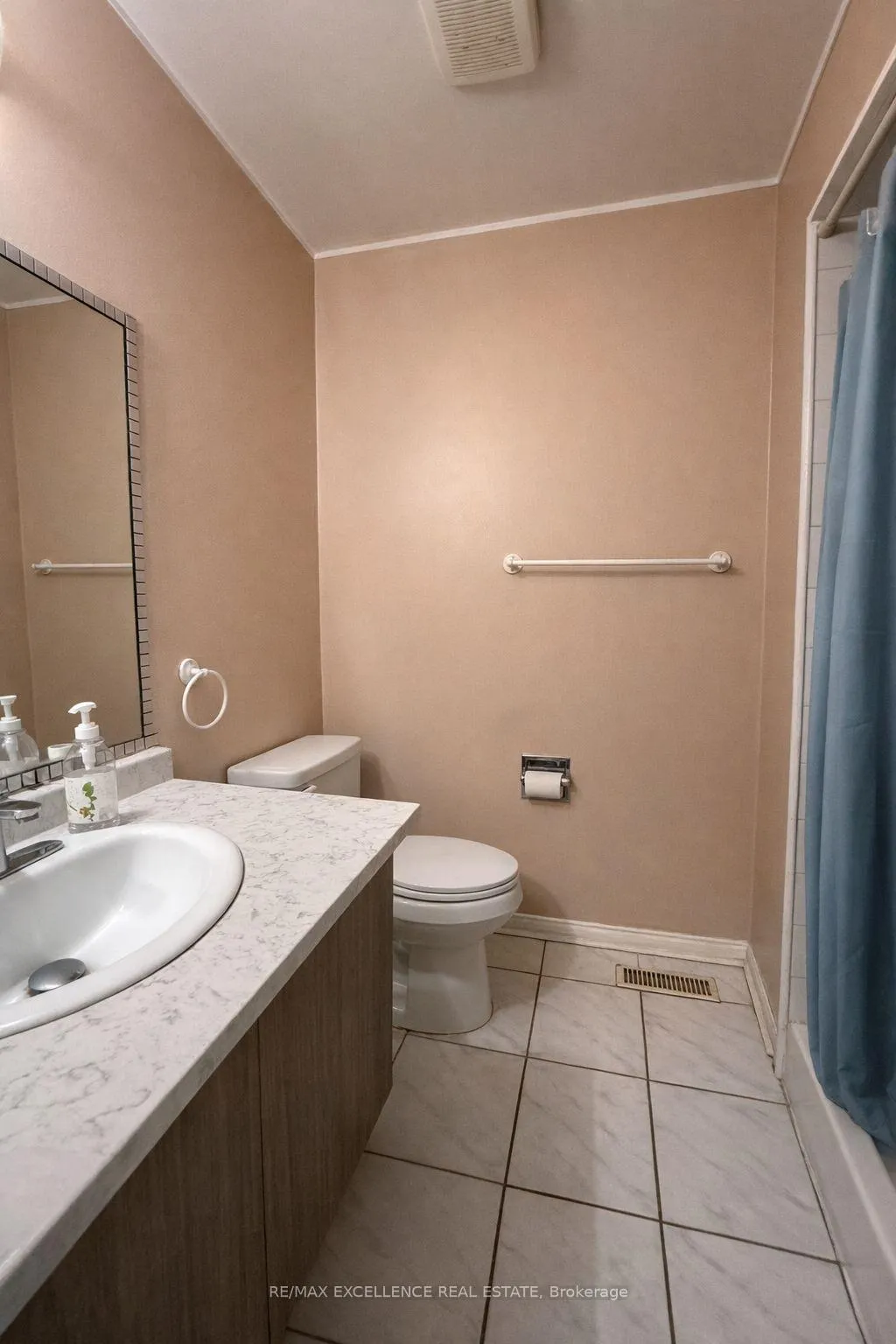 Photo 10 of 68 Alabaster Drive, Brampton, Brampton North — HOMEH