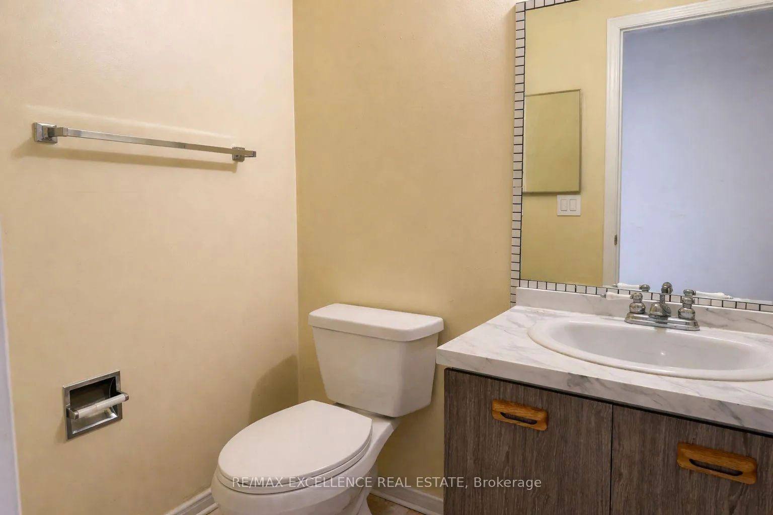 Photo 11 of 68 Alabaster Drive, Brampton, Brampton North — HOMEH