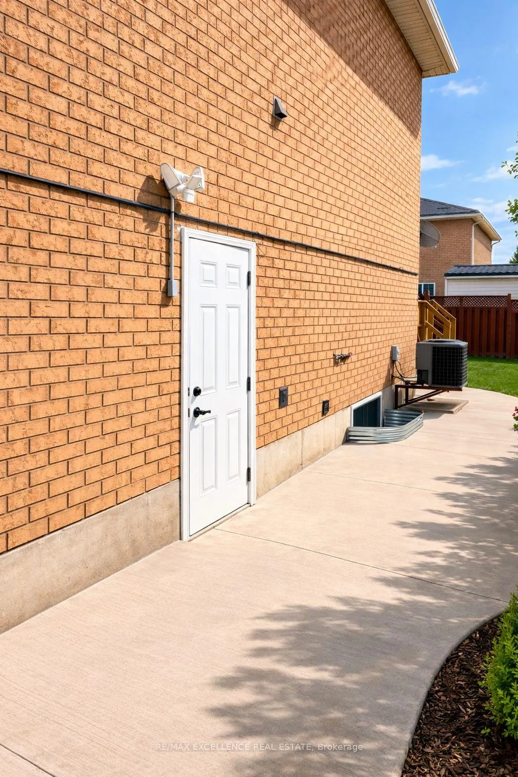 Photo 12 of 68 Alabaster Drive, Brampton, Brampton North — HOMEH