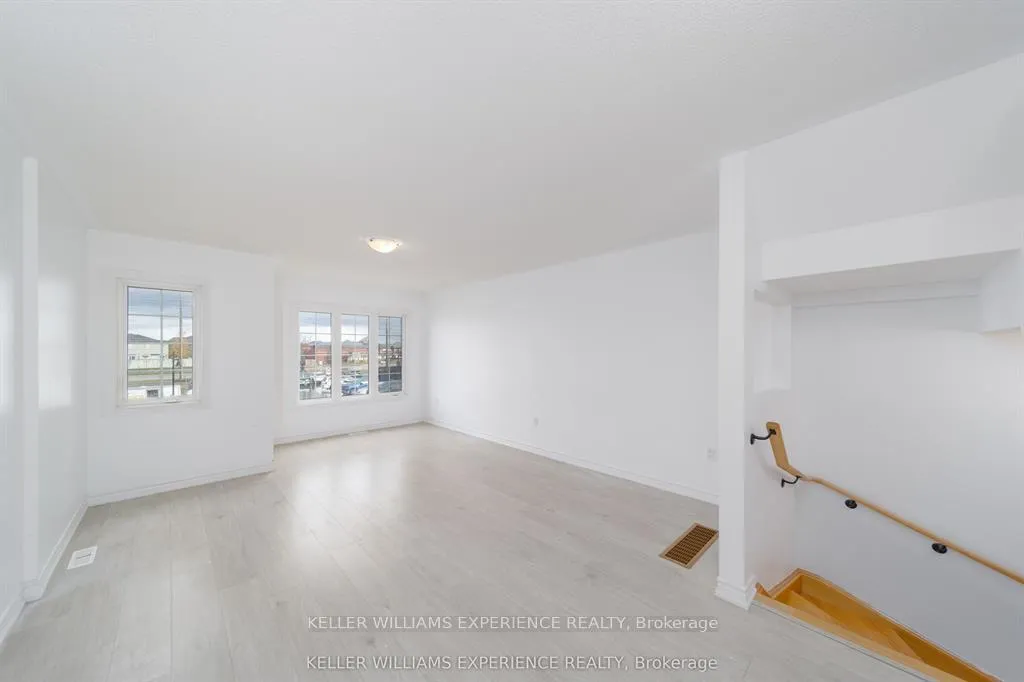 Photo 5 of 25 Tobias Lane, Barrie, Rural Barrie Southeast — HOMEH