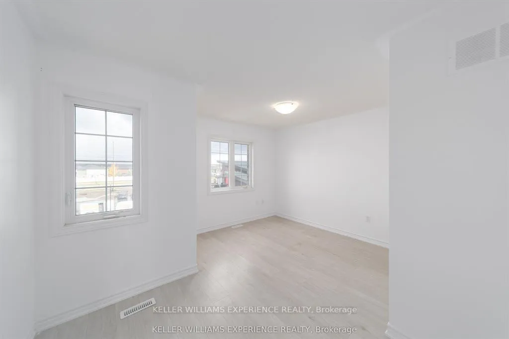 Photo 11 of 25 Tobias Lane, Barrie, Rural Barrie Southeast — HOMEH