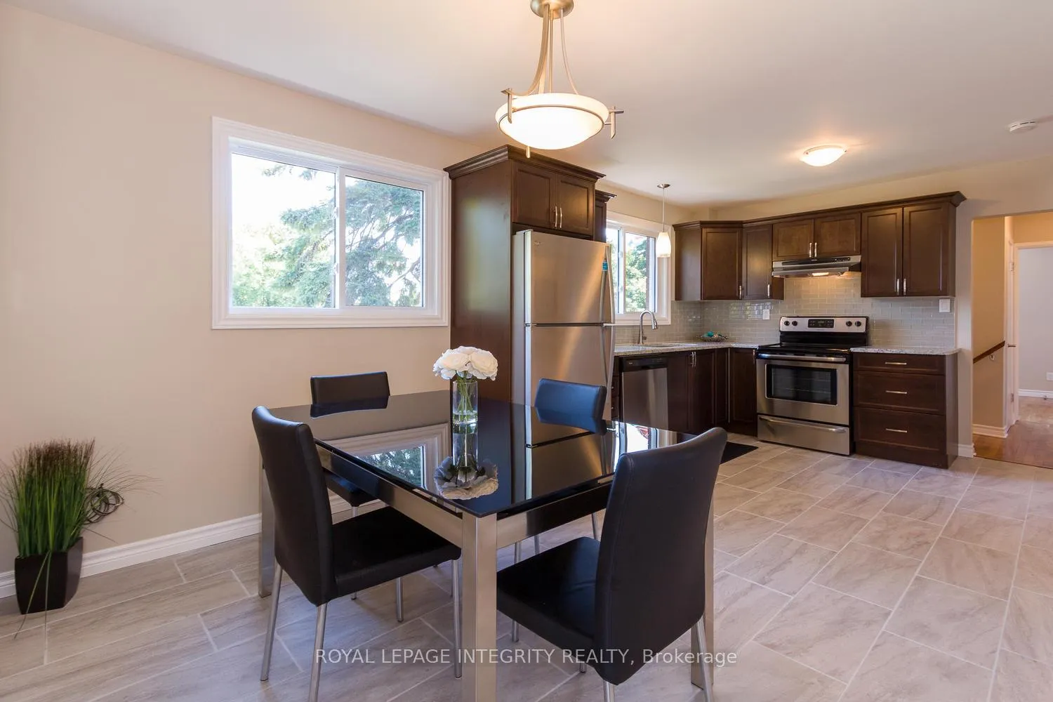 Photo 58 of 392 Tremblay Road, Ottawa, Eastway Gardens/Industrial Park — HOMEH
