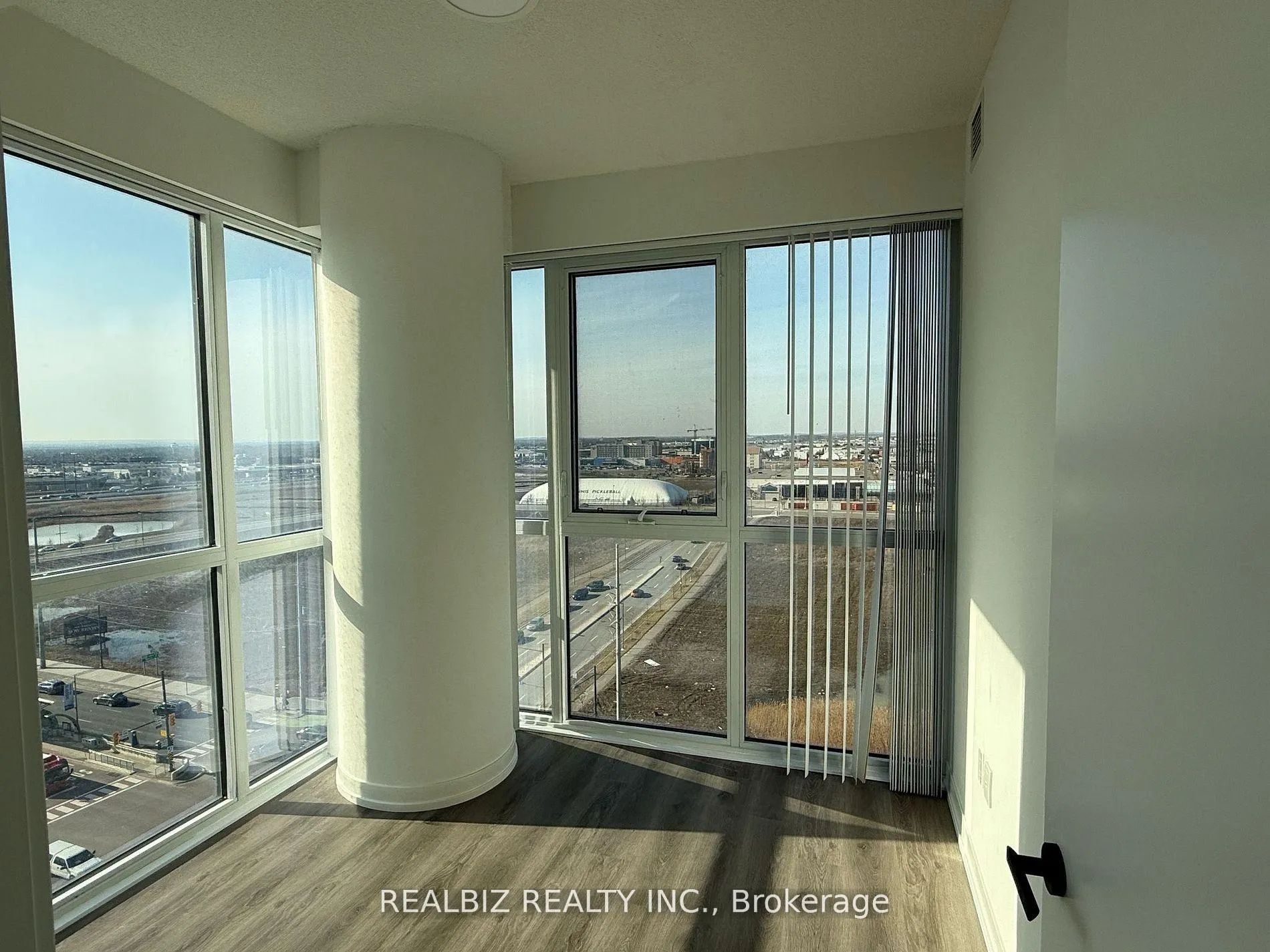 Photo 7 of Unit 1109, 225 Commerce Street, Vaughan, Vaughan Corporate Centre — HOMEH