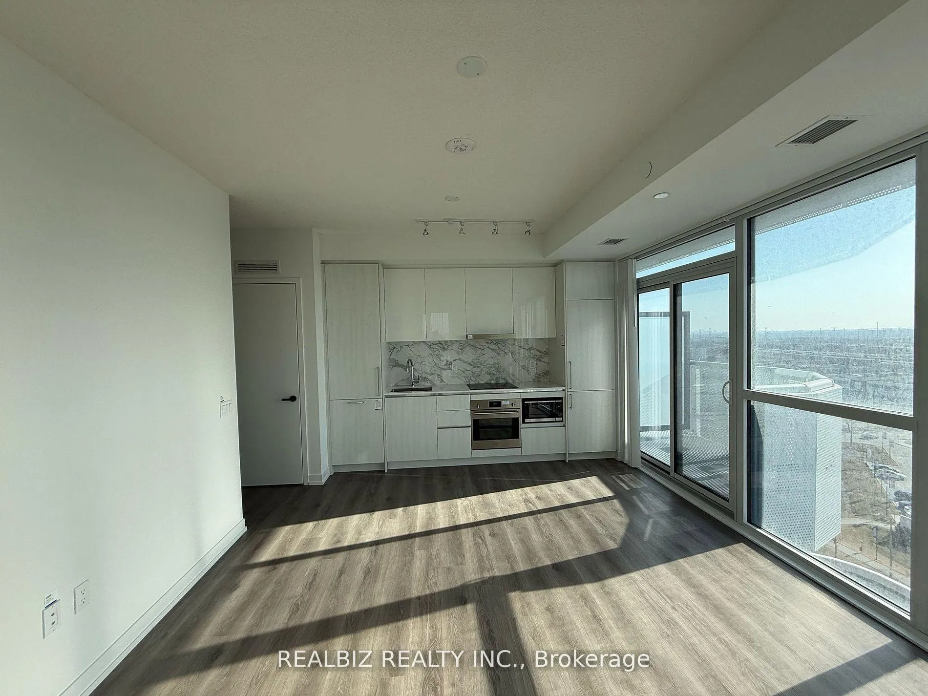 Photo 9 of Unit 1109, 225 Commerce Street, Vaughan, Vaughan Corporate Centre — HOMEH