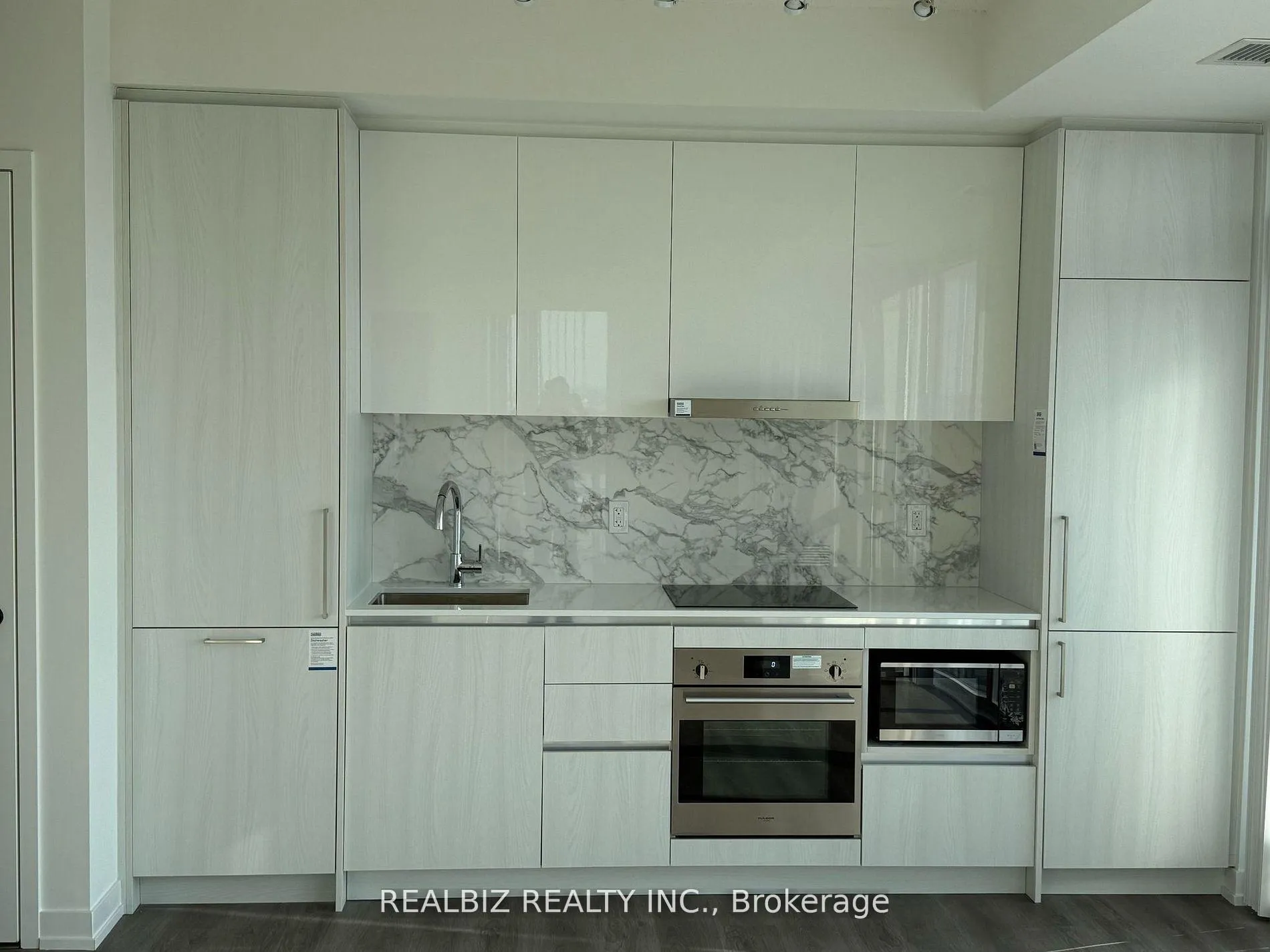 Photo 10 of Unit 1109, 225 Commerce Street, Vaughan, Vaughan Corporate Centre — HOMEH
