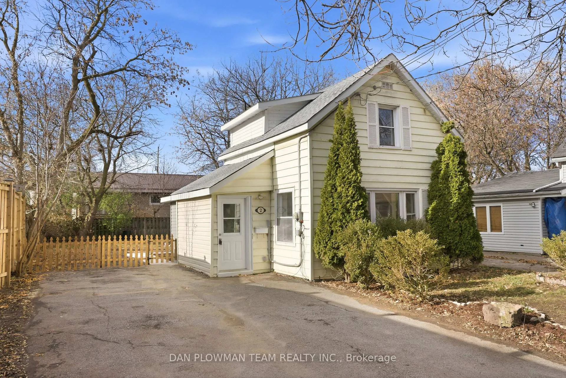 Photo 3 of 2 Wickett Street, Belleville, Belleville Ward — HOMEH