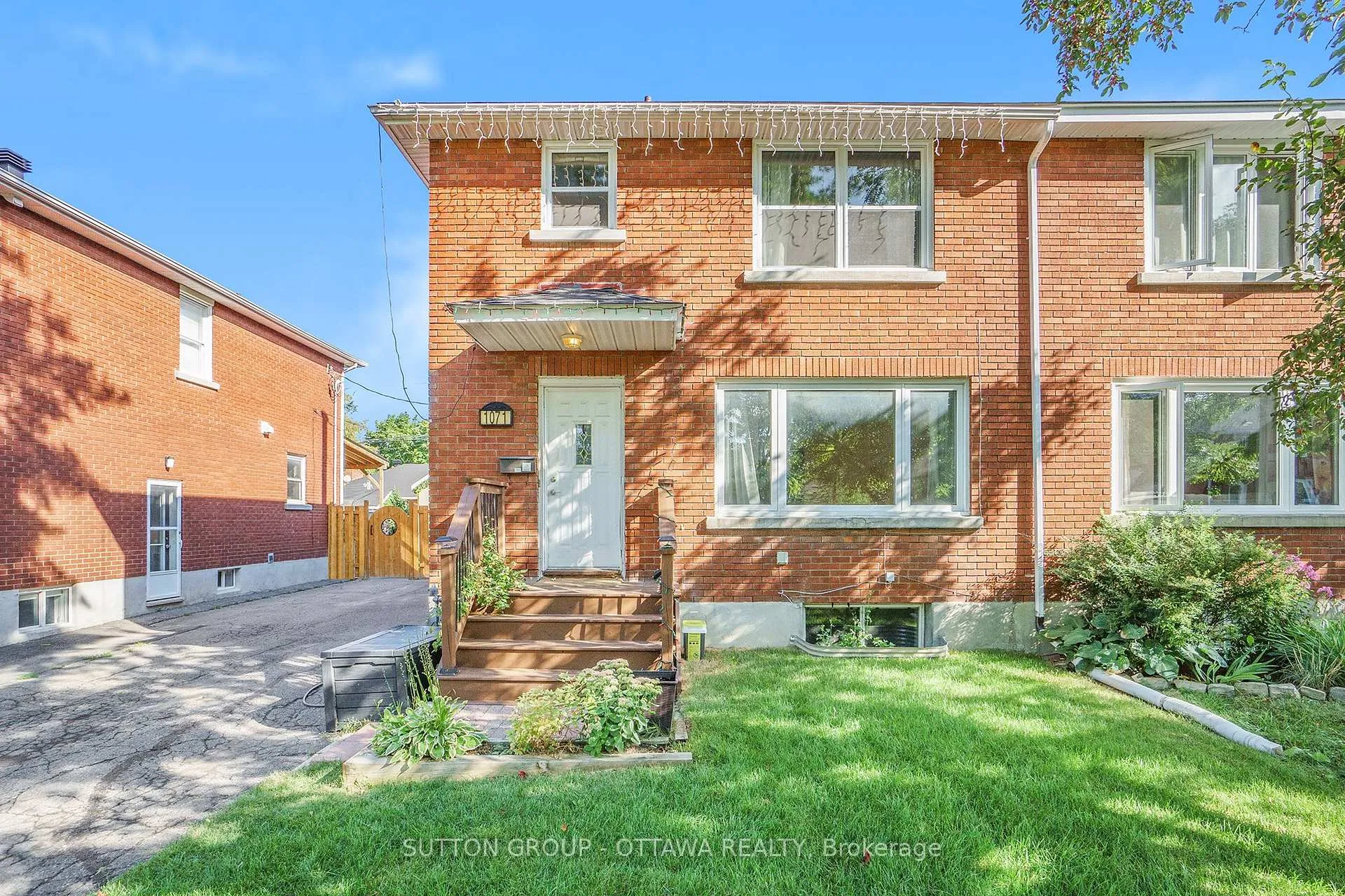 Front of 1071 Aldea Avenue