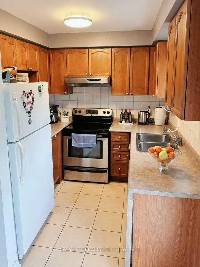 Photo 4 of 35 Ridwell Street, Barrie, Edgehill Drive — HOMEH