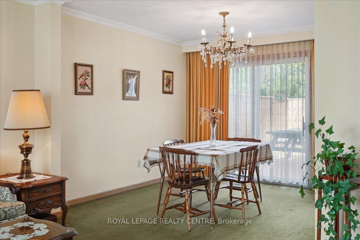 Photo 11 of 151 Redgrave Drive, Etobicoke, Willowridge-Martingrove-Richview — HOMEH