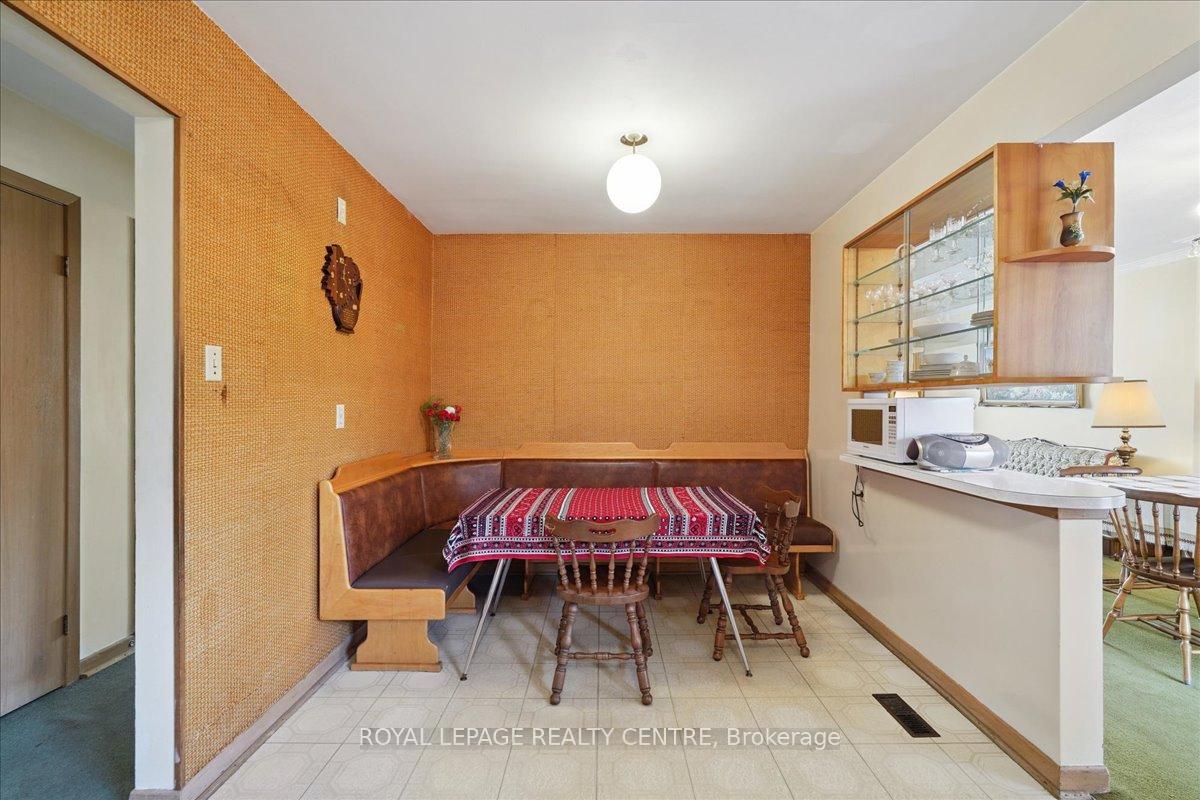 Photo 16 of 151 Redgrave Drive, Etobicoke, Willowridge-Martingrove-Richview — HOMEH
