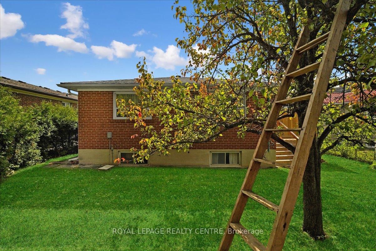 Photo 38 of 151 Redgrave Drive, Etobicoke, Willowridge-Martingrove-Richview — HOMEH