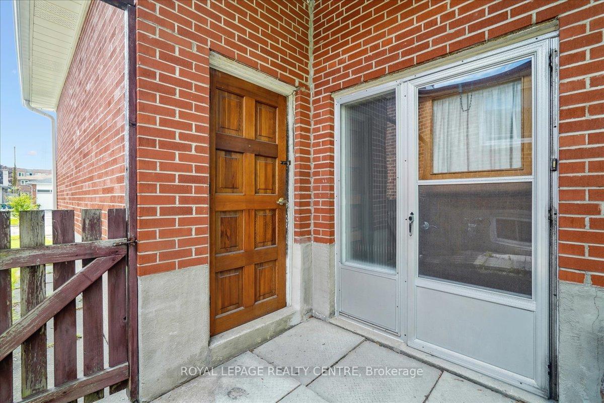 Photo 40 of 151 Redgrave Drive, Etobicoke, Willowridge-Martingrove-Richview — HOMEH
