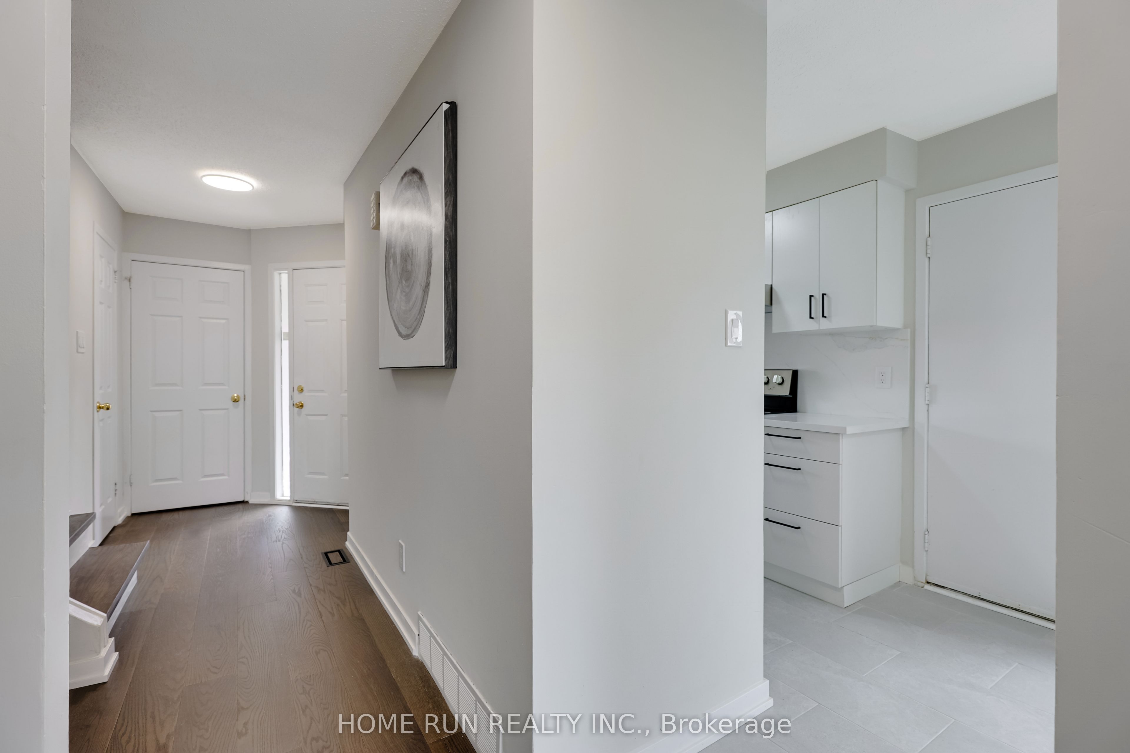 Photo 5 of 16 Sovereign Avenue, Ottawa, Craig Henry/Woodvale — HOMEH