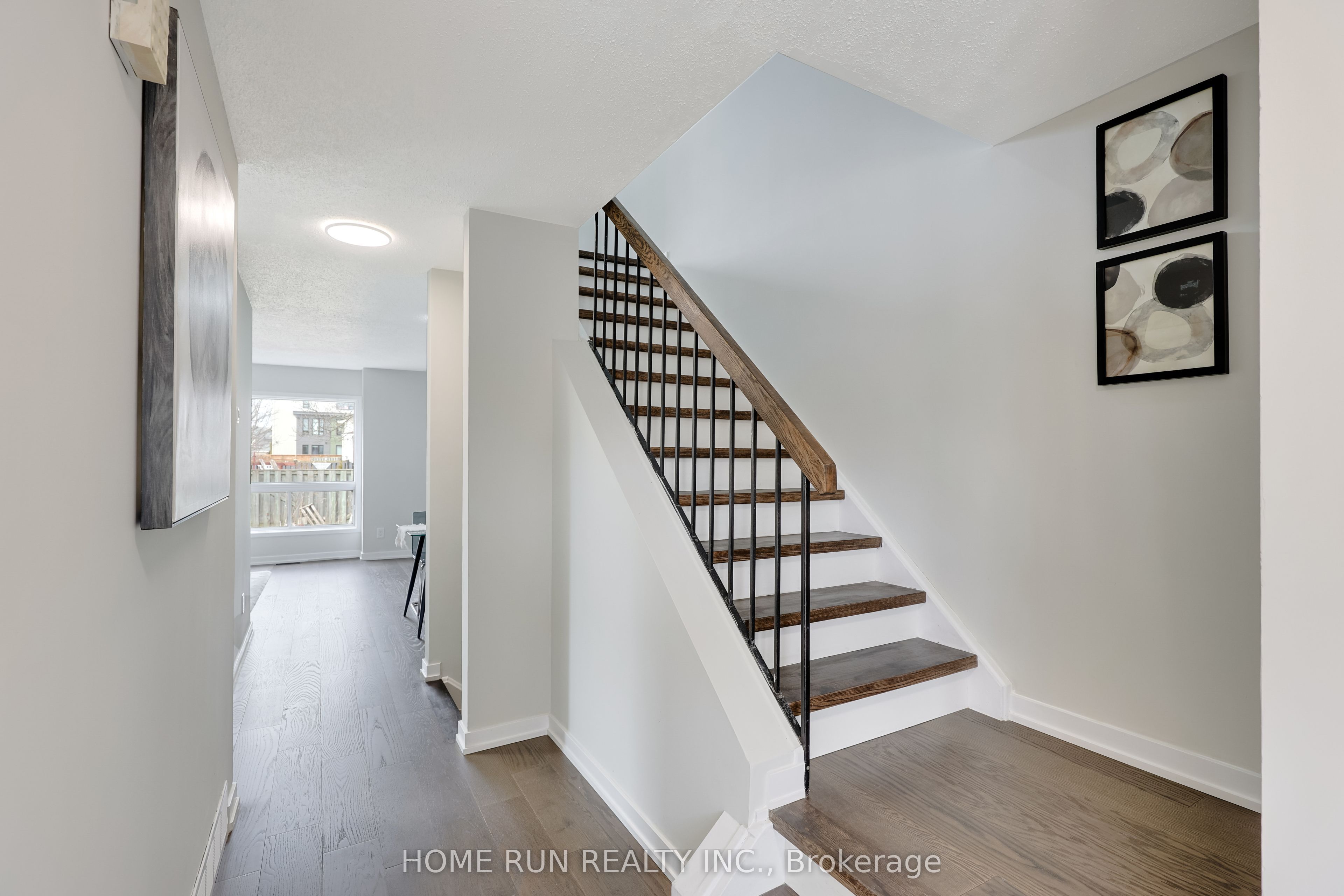 Photo 4 of 16 Sovereign Avenue, Ottawa, Craig Henry/Woodvale — HOMEH