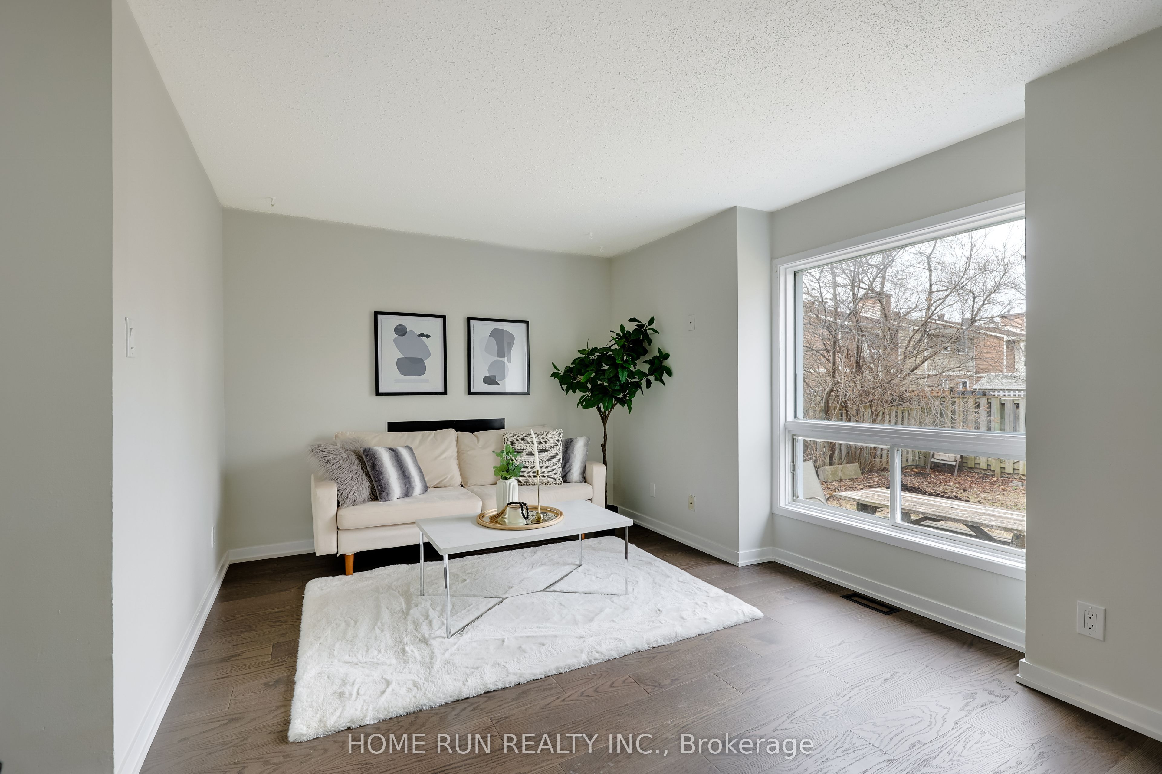 Photo 10 of 16 Sovereign Avenue, Ottawa, Craig Henry/Woodvale — HOMEH