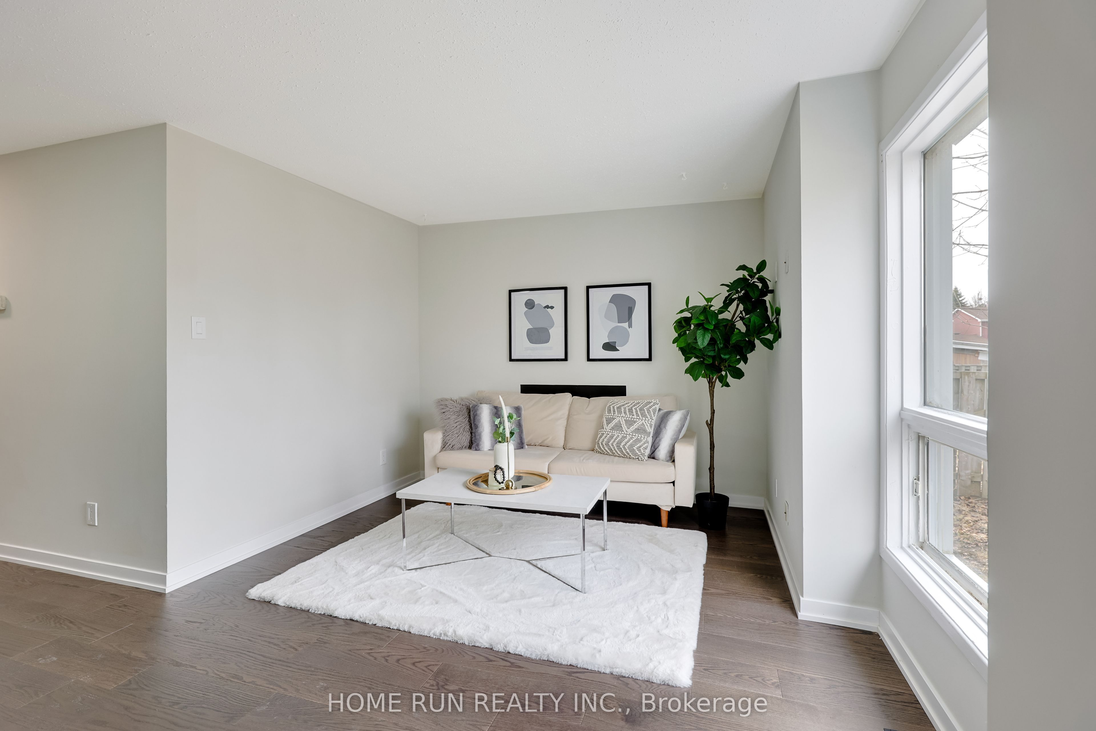 Photo 9 of 16 Sovereign Avenue, Ottawa, Craig Henry/Woodvale — HOMEH