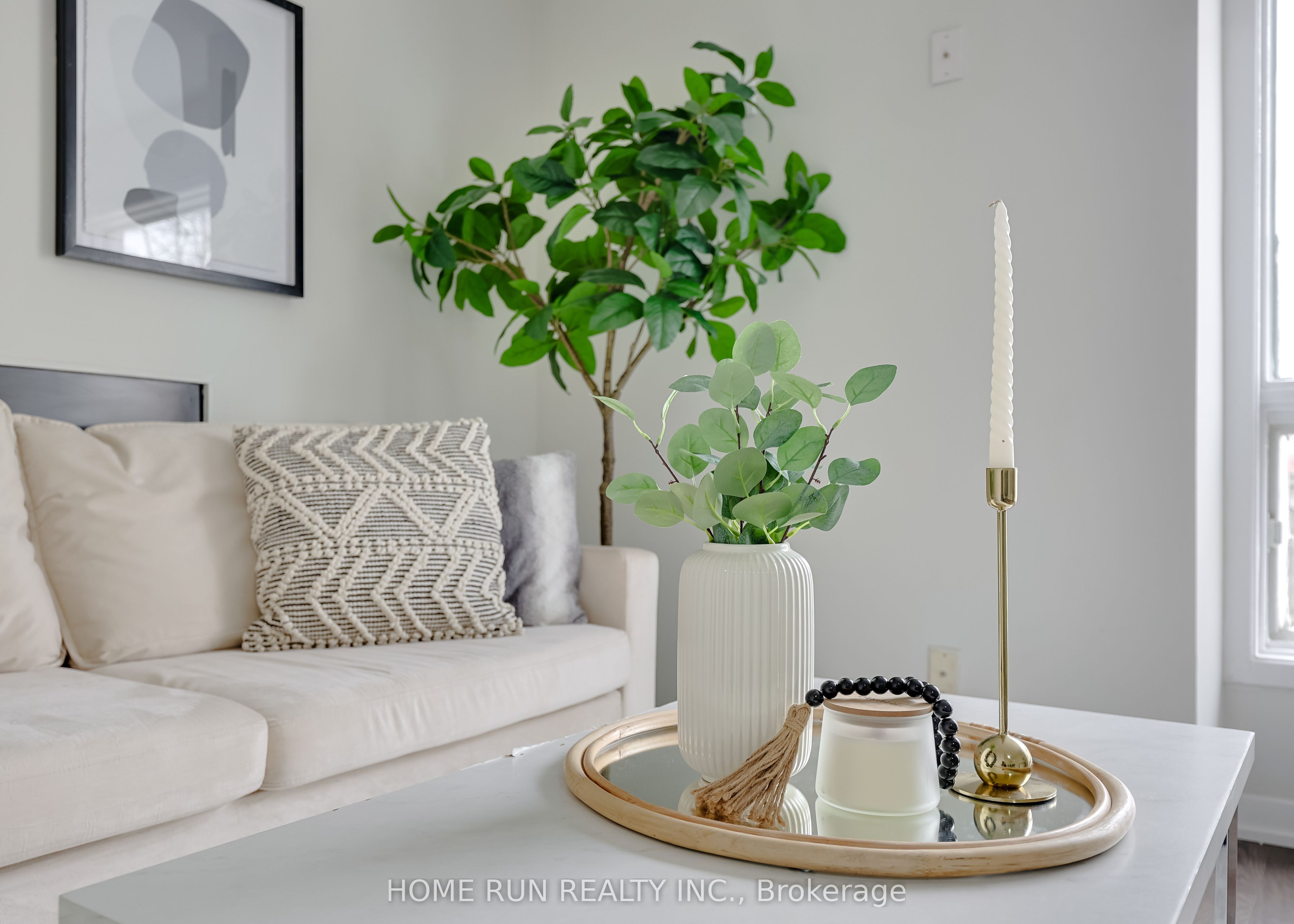 Photo 13 of 16 Sovereign Avenue, Ottawa, Craig Henry/Woodvale — HOMEH