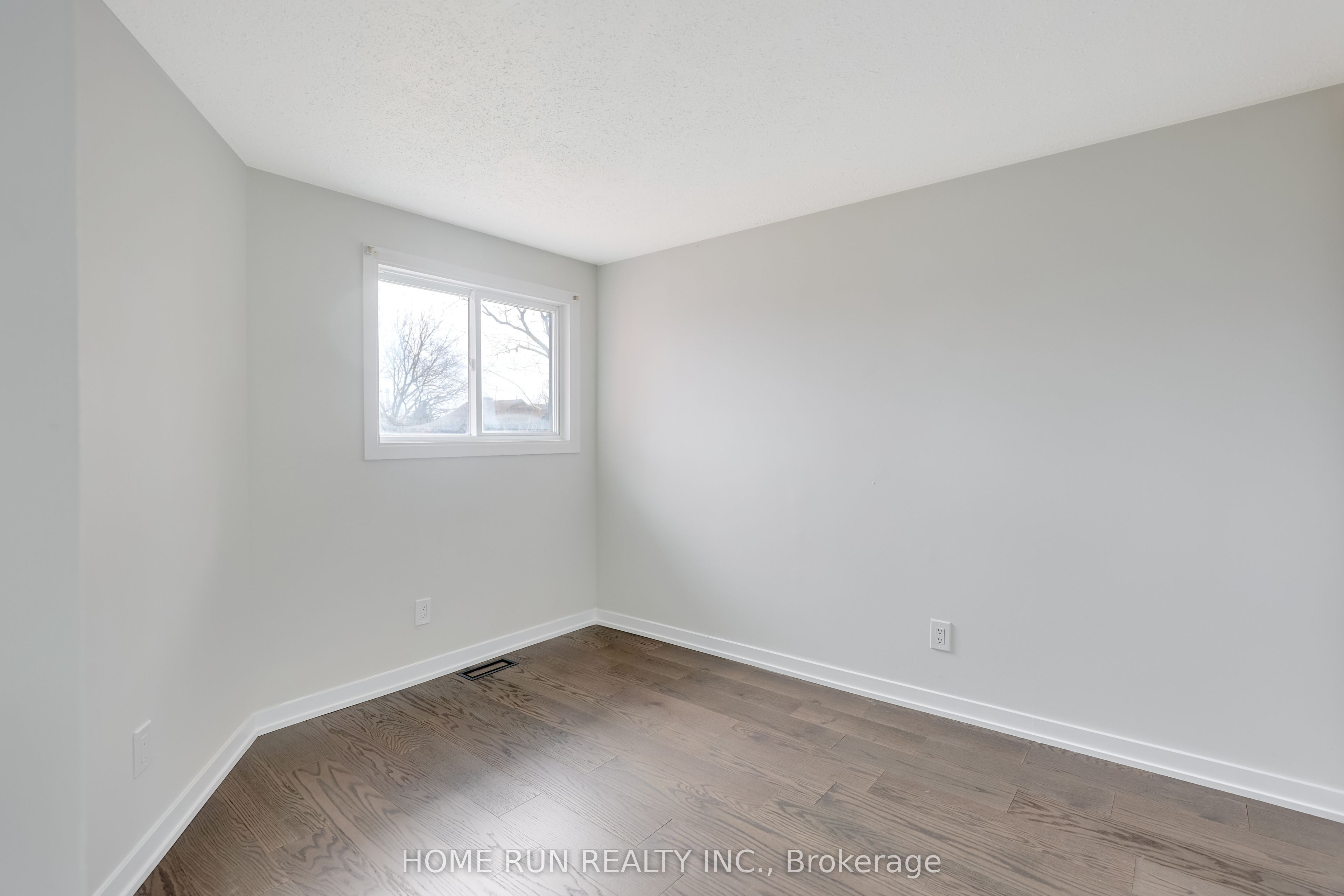 Photo 27 of 16 Sovereign Avenue, Ottawa, Craig Henry/Woodvale — HOMEH