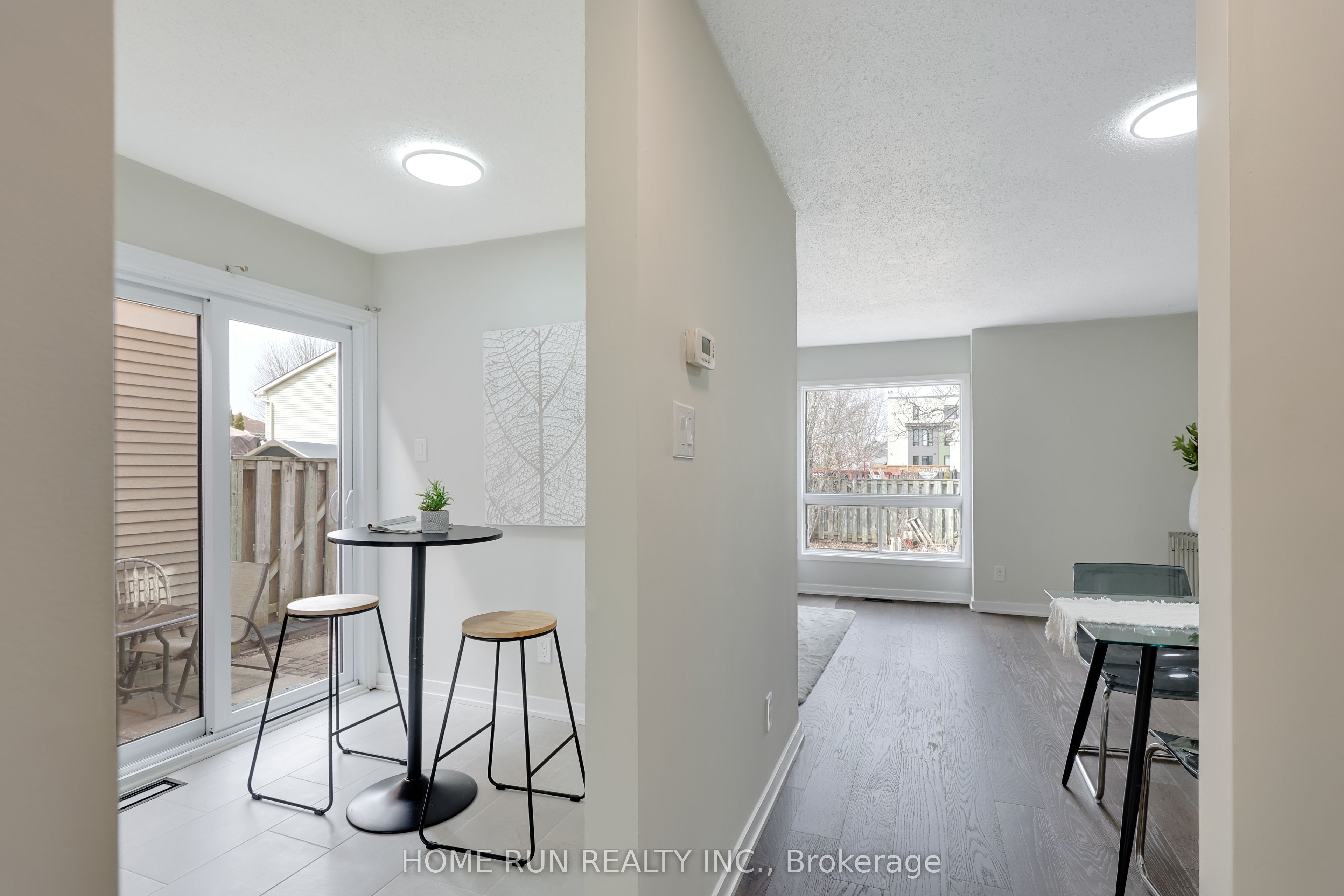 Photo 6 of 16 Sovereign Avenue, Ottawa, Craig Henry/Woodvale — HOMEH