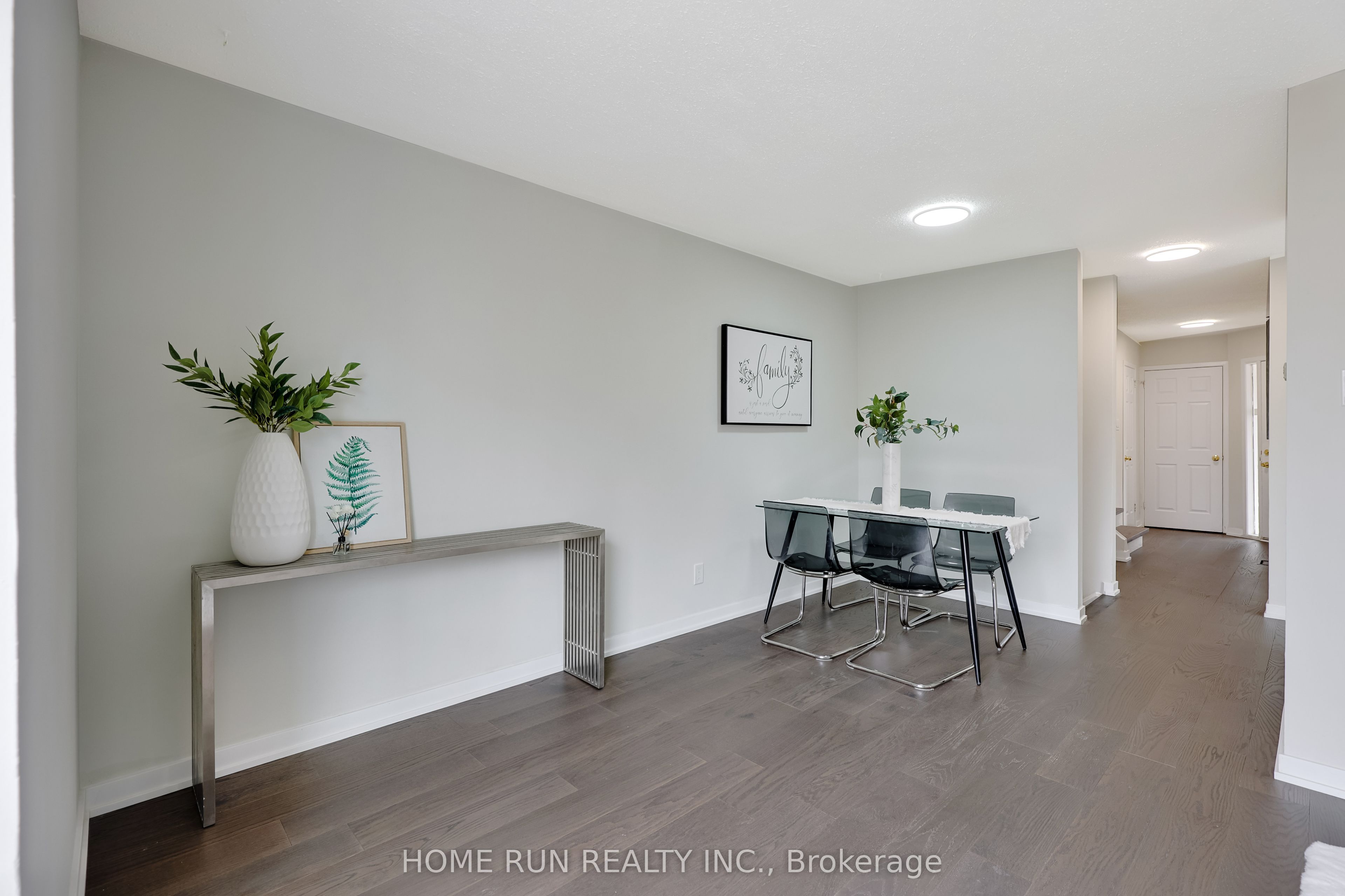 Photo 8 of 16 Sovereign Avenue, Ottawa, Craig Henry/Woodvale — HOMEH