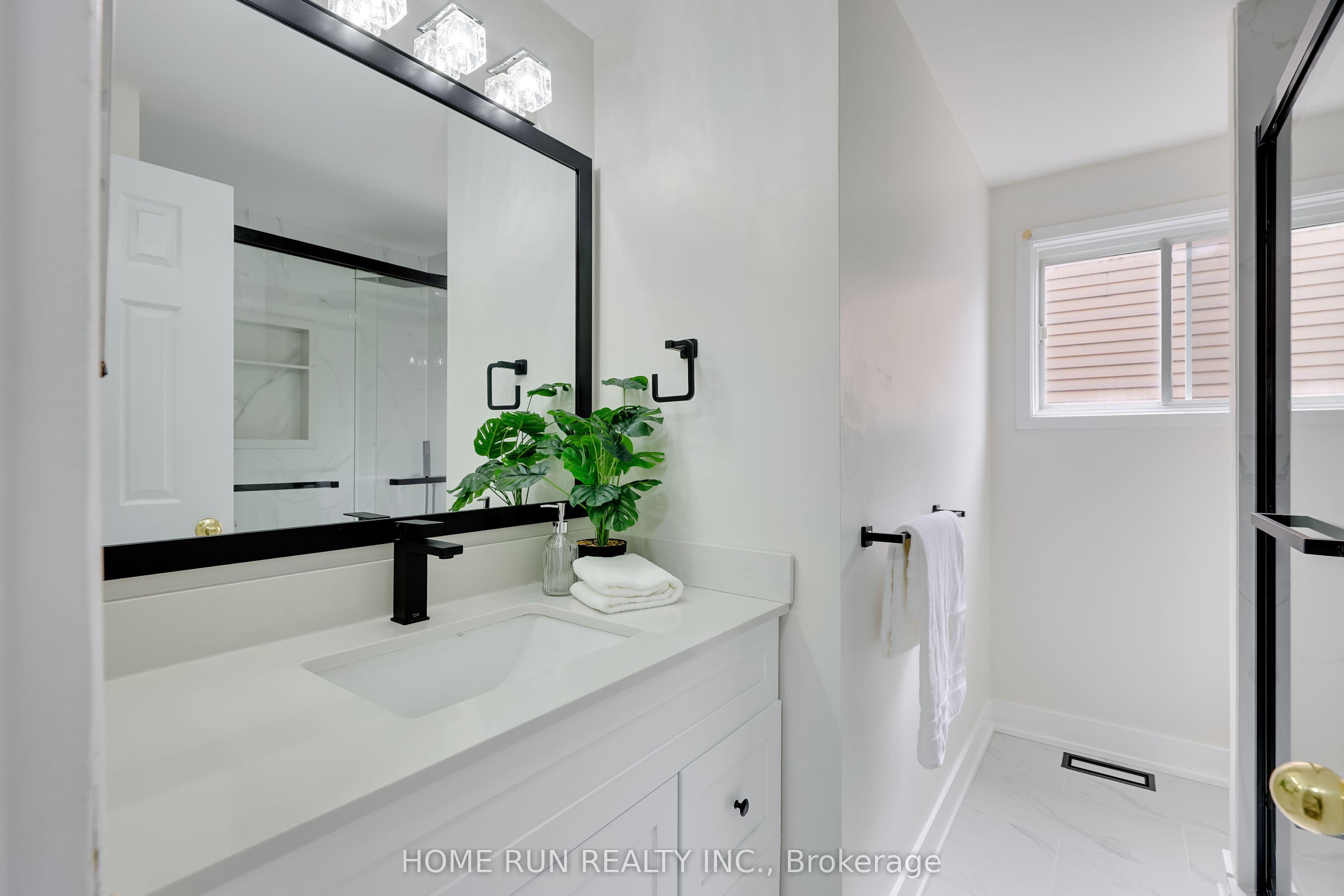 Photo 31 of 16 Sovereign Avenue, Ottawa, Craig Henry/Woodvale — HOMEH