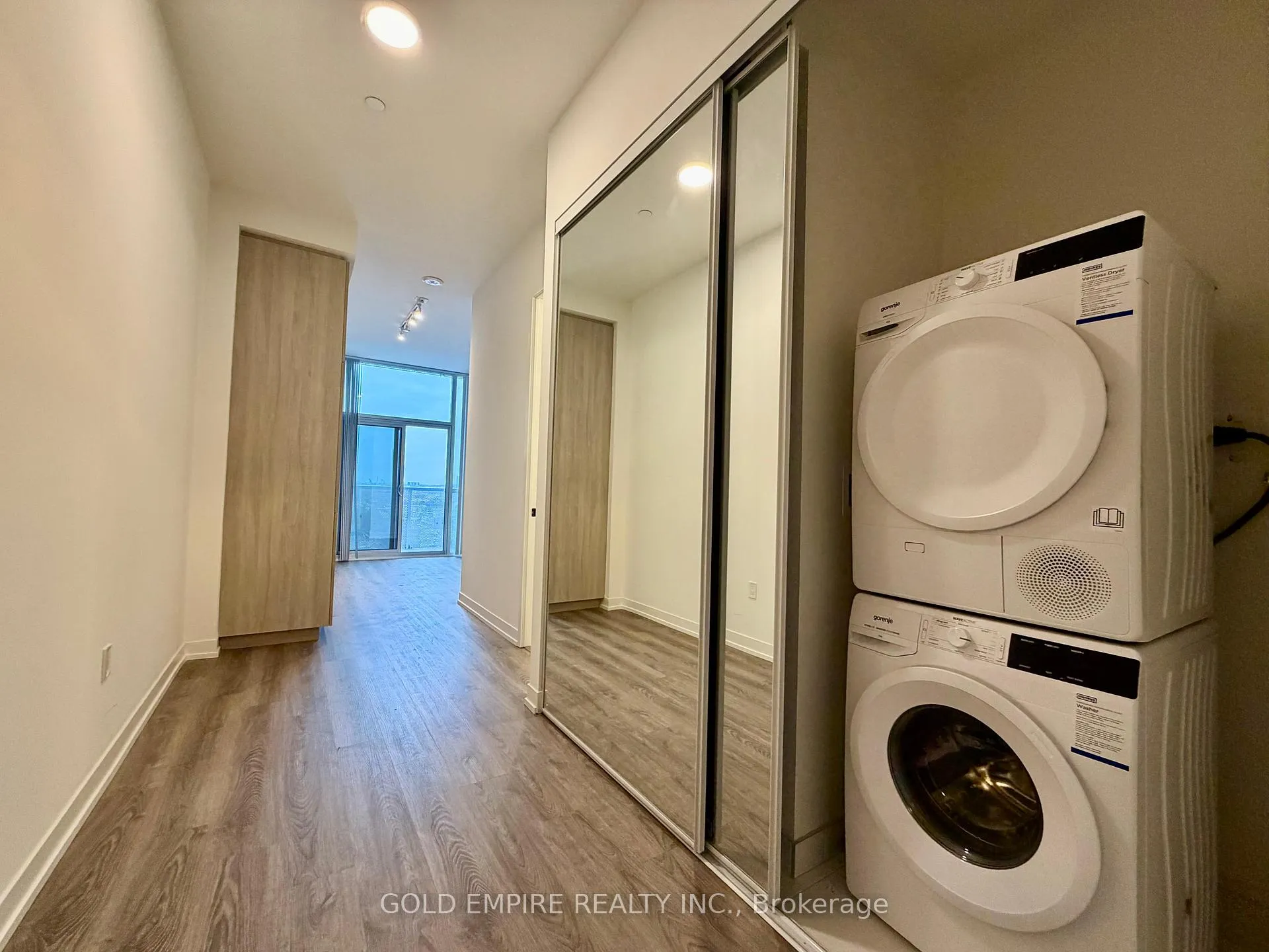 Photo 7 of Unit 609, 8 Interchange Way, Vaughan, Vaughan Corporate Centre — HOMEH