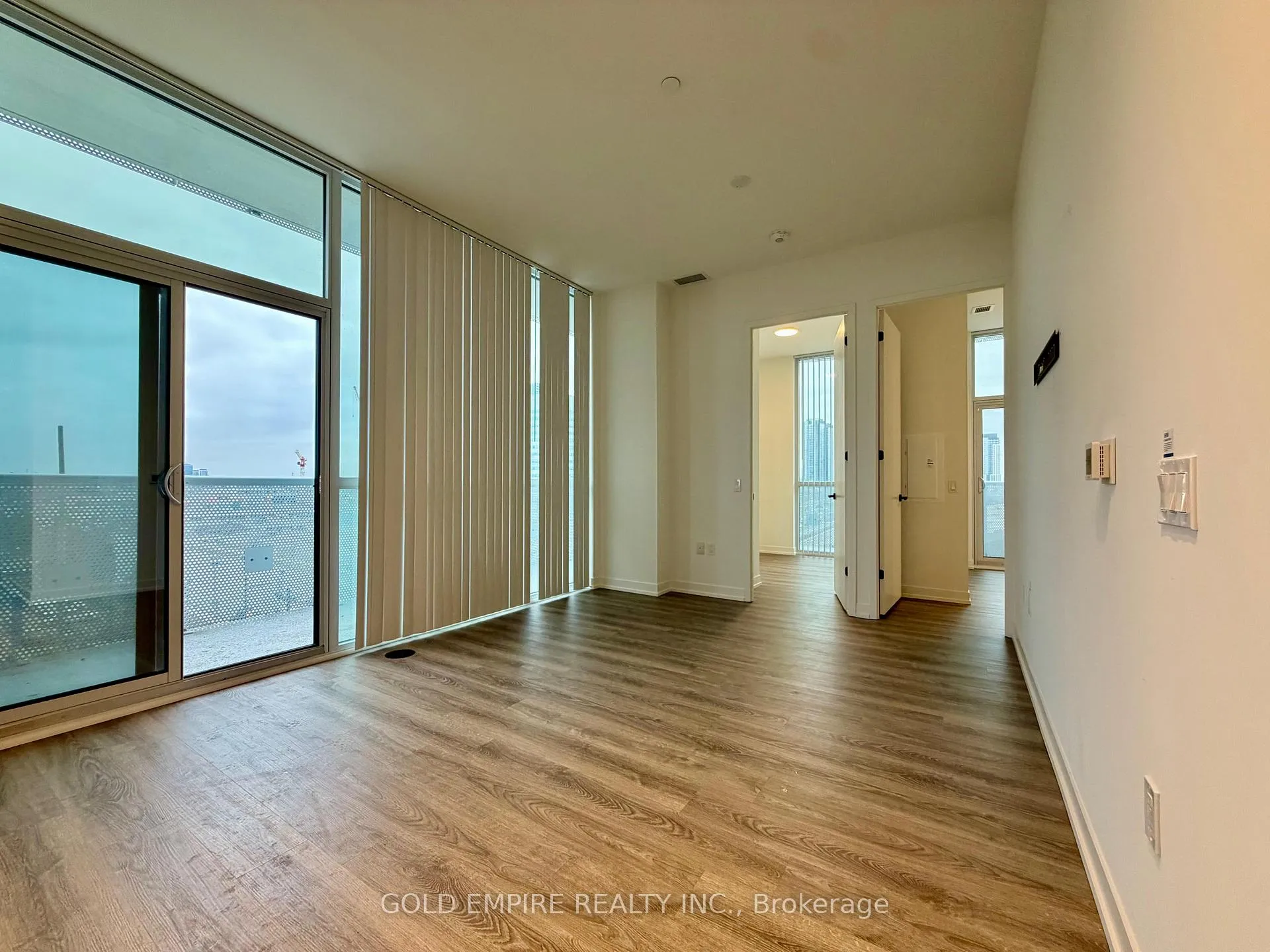 Photo 8 of Unit 609, 8 Interchange Way, Vaughan, Vaughan Corporate Centre — HOMEH