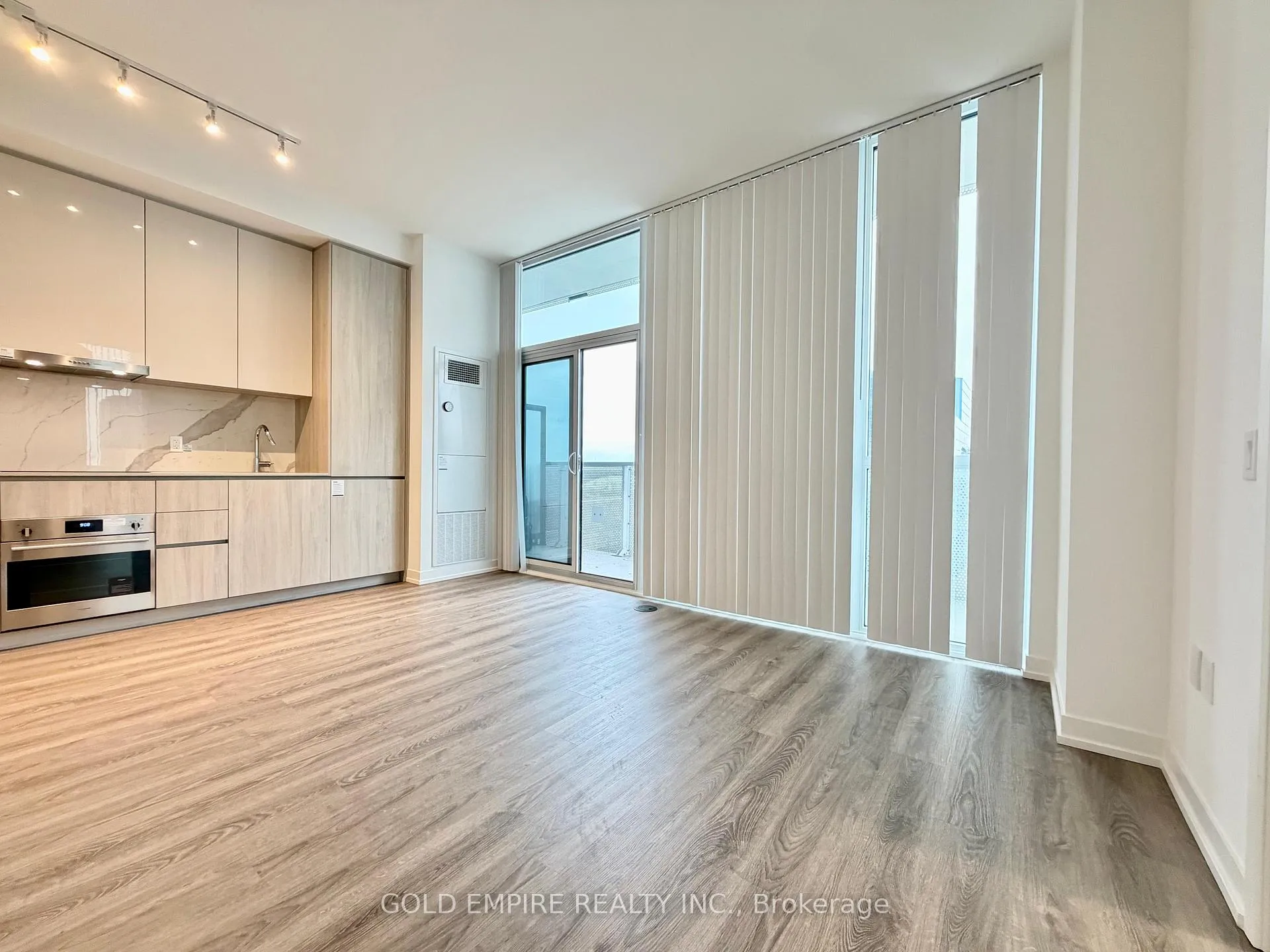 Photo 9 of Unit 609, 8 Interchange Way, Vaughan, Vaughan Corporate Centre — HOMEH
