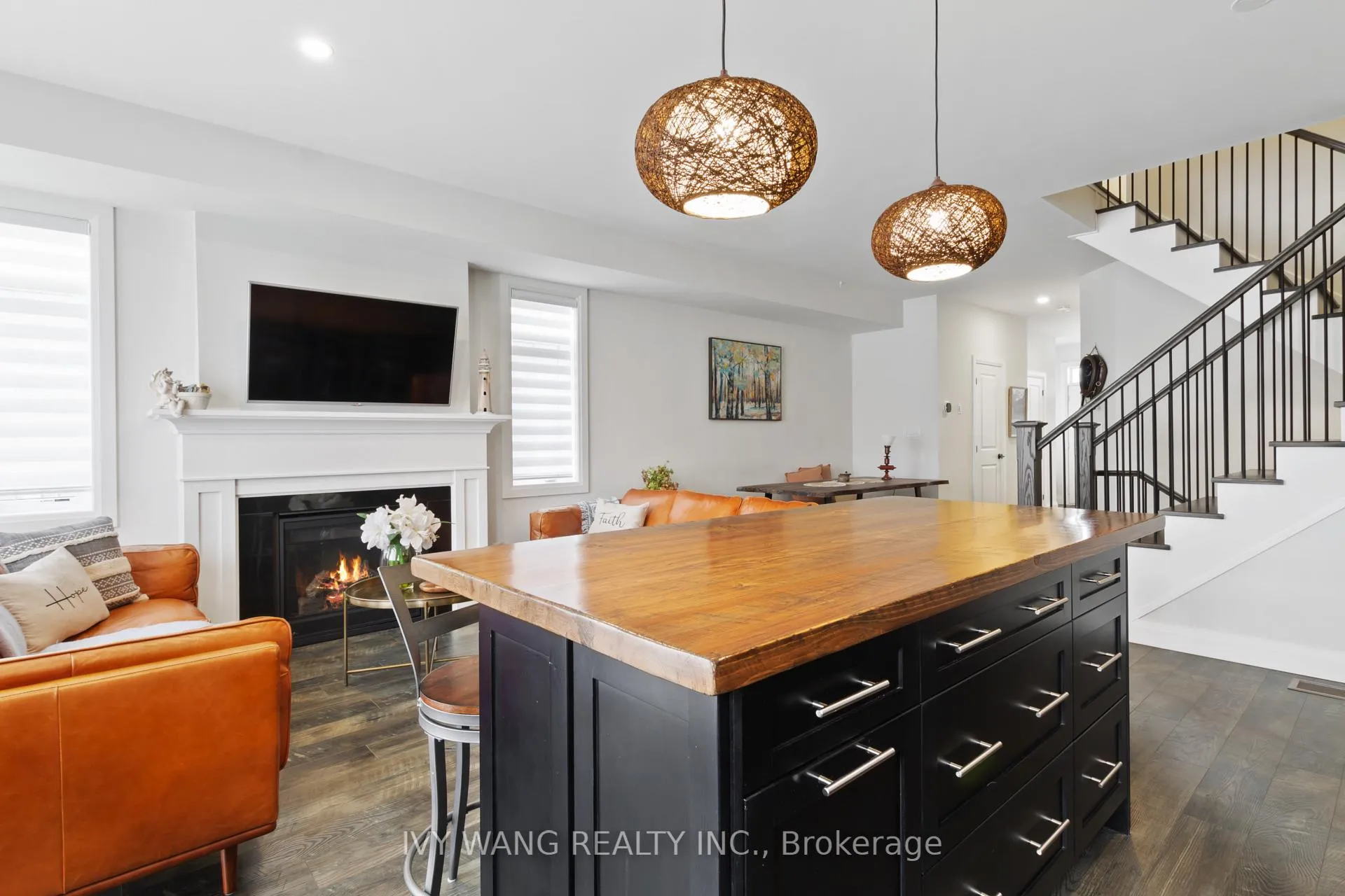 Photo 13 of 130 Red Pine Street, Blue Mountains — HOMEH