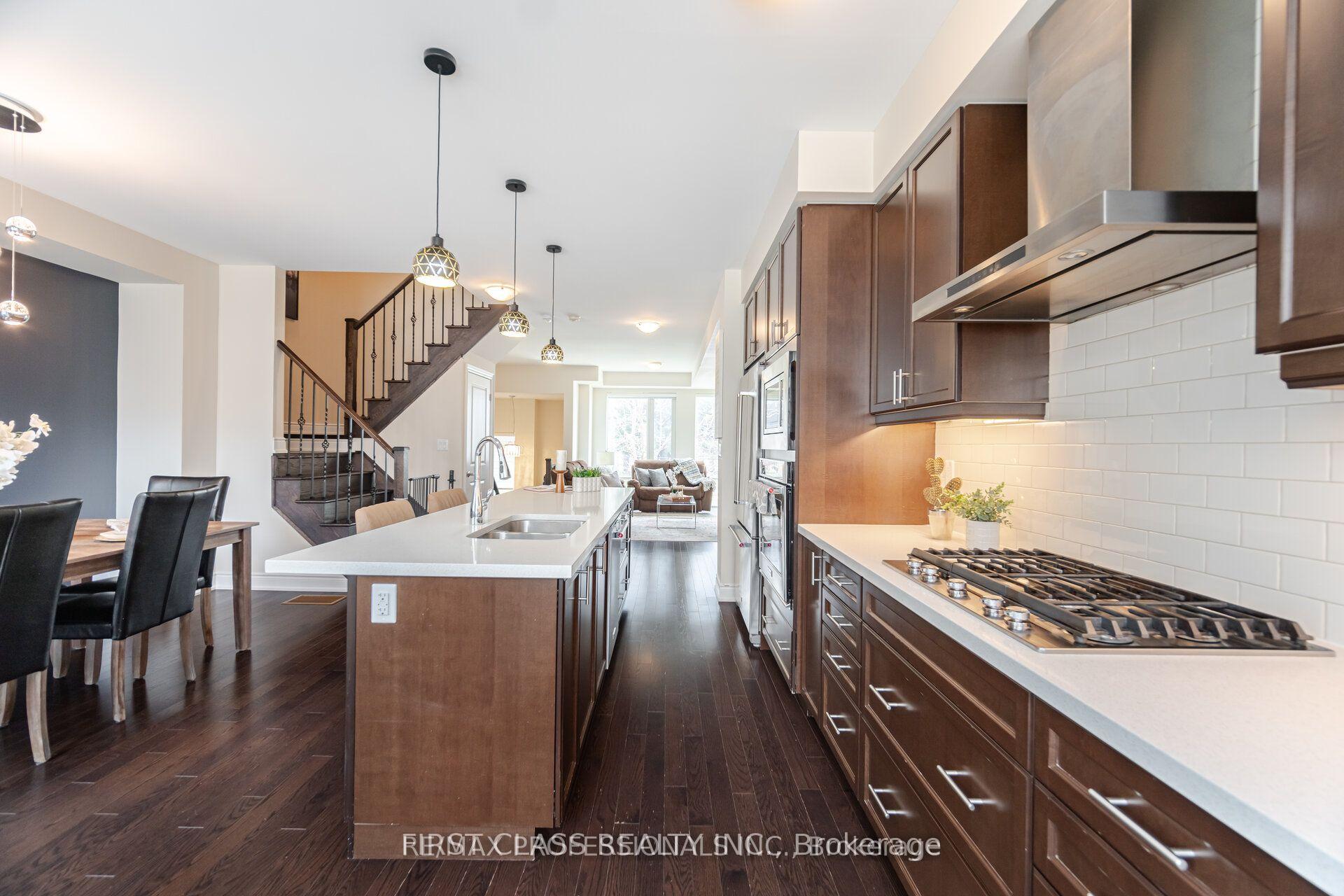 Photo 2 of 31 Pony Farm Drive, Etobicoke, Willowridge-Martingrove-Richview — HOMEH