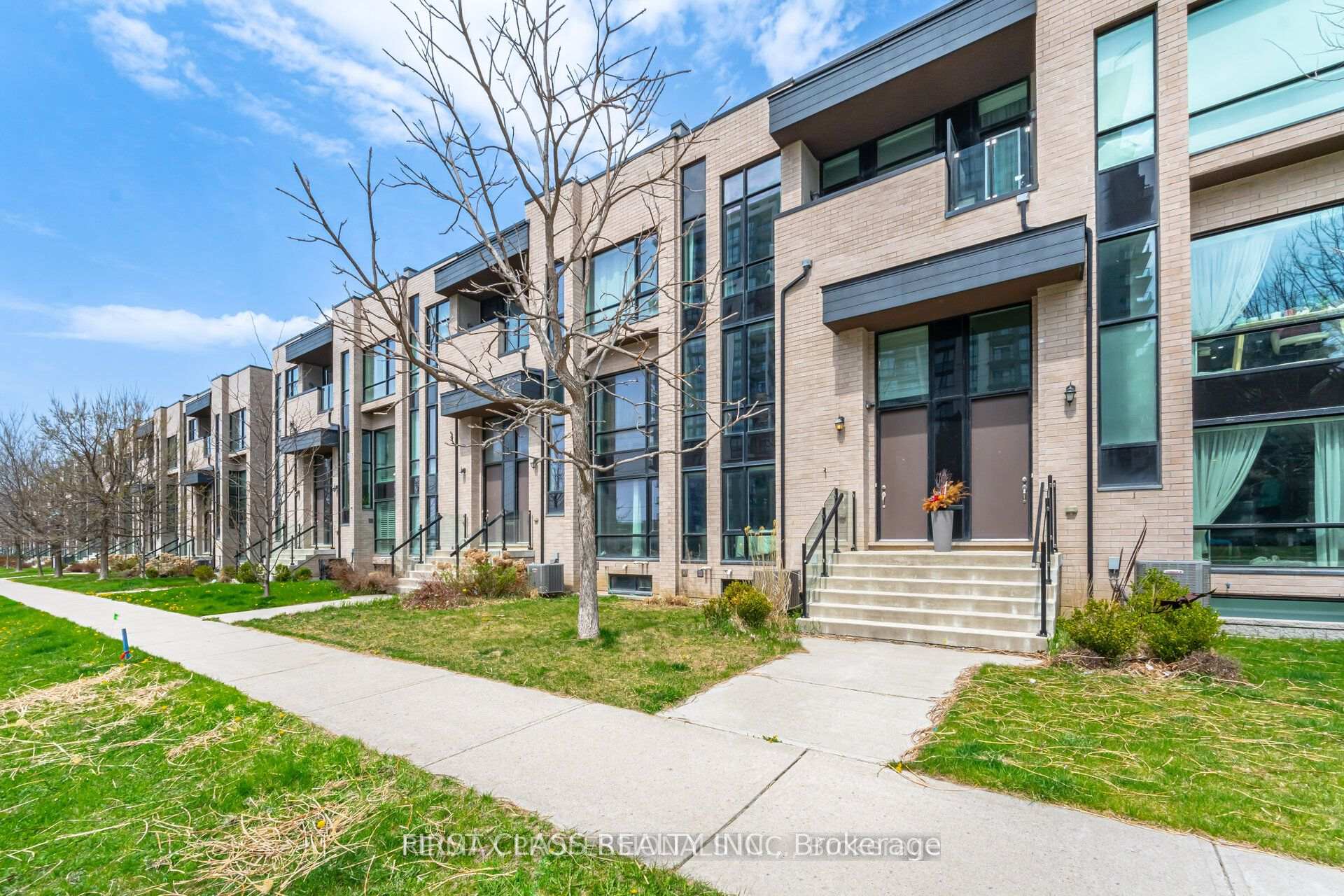 Photo 11 of 31 Pony Farm Drive, Etobicoke, Willowridge-Martingrove-Richview — HOMEH