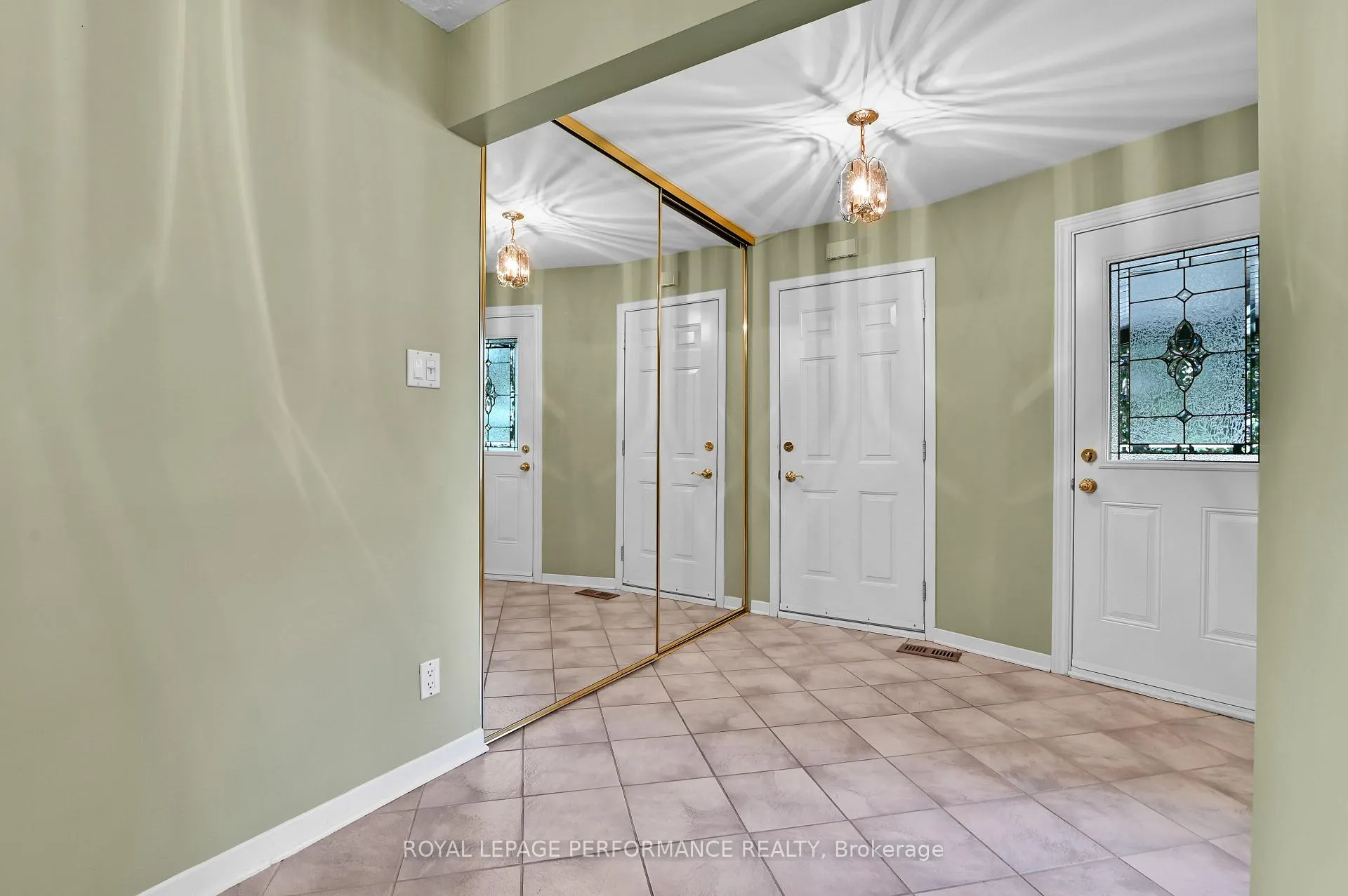 Photo 10 of 50 Stinson Avenue, Ottawa, Lynwood Village — HOMEH