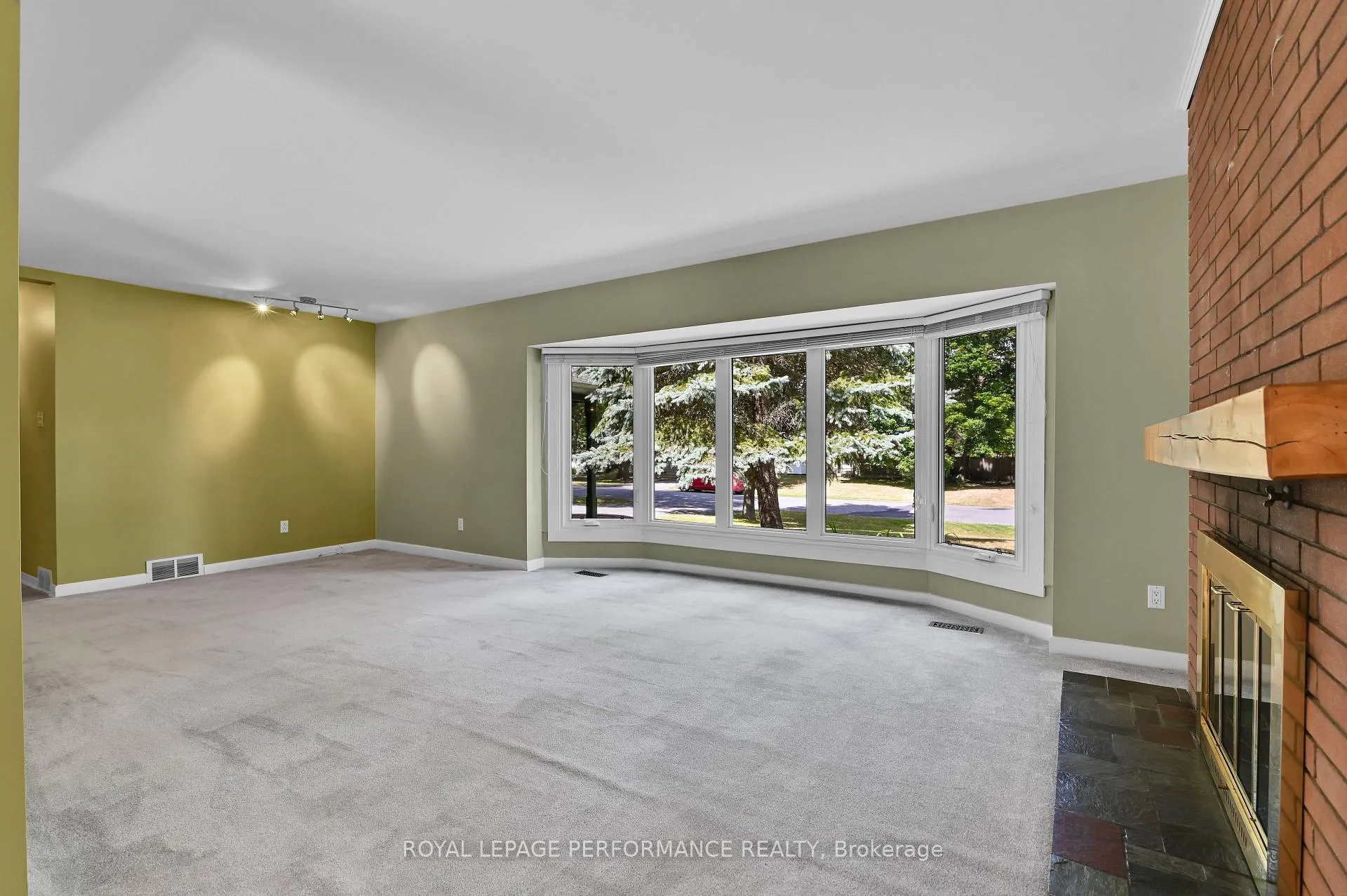Photo 33 of 50 Stinson Avenue, Ottawa, Lynwood Village — HOMEH