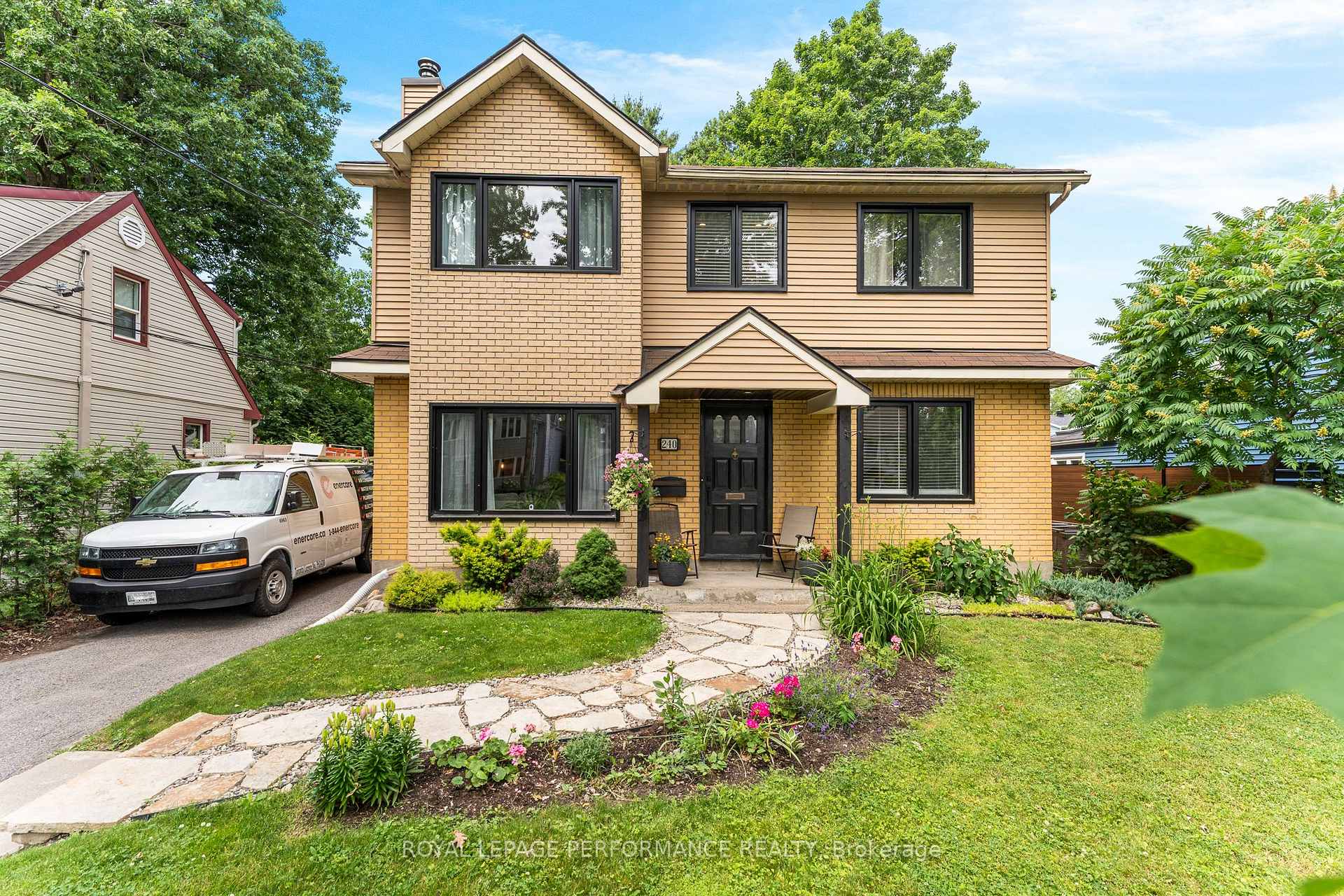 Photo 2 of 240 Daniel Avenue, Ottawa, Ottawa West/Tunneys Pasture — HOMEH
