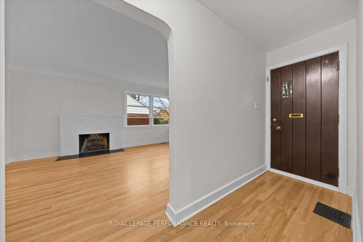 Photo 11 of 234 Knox Crescent, Ottawa, Riverview Park — HOMEH
